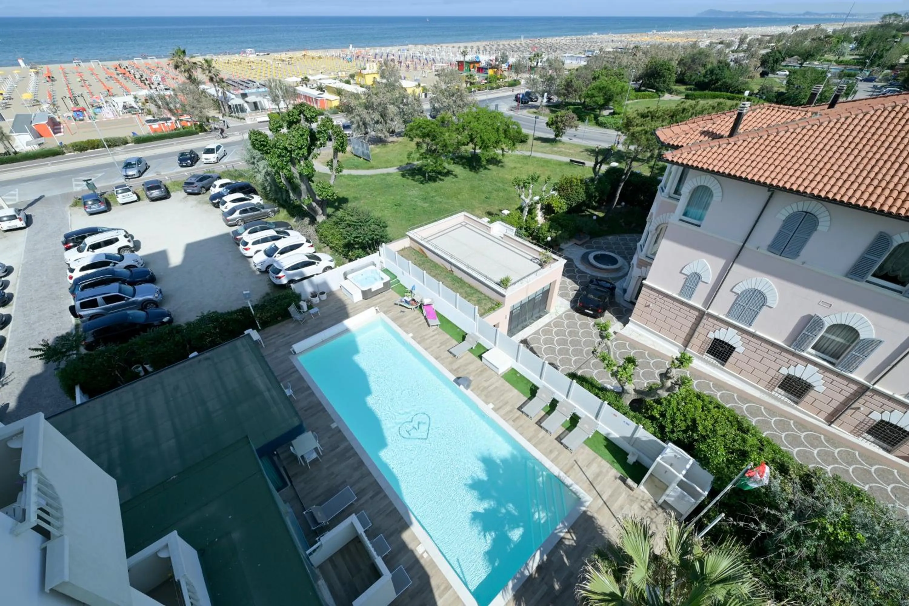 Pool view in Hotel Aristeo