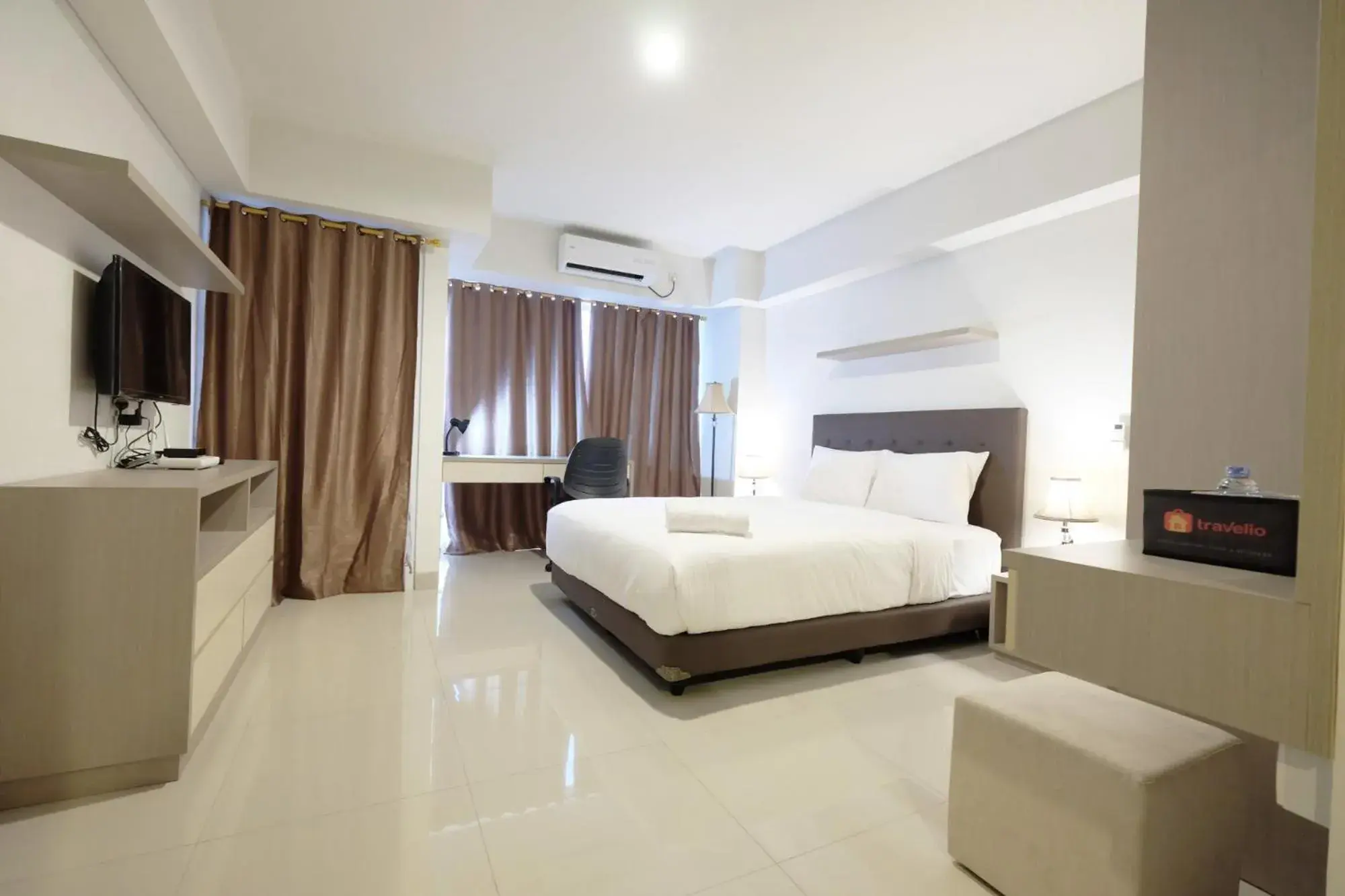 Best Price Minimalist Studio Apartment at The H Residence By Travelio Best Price Minimalist Studio Apartment at The H Residence By Travelio