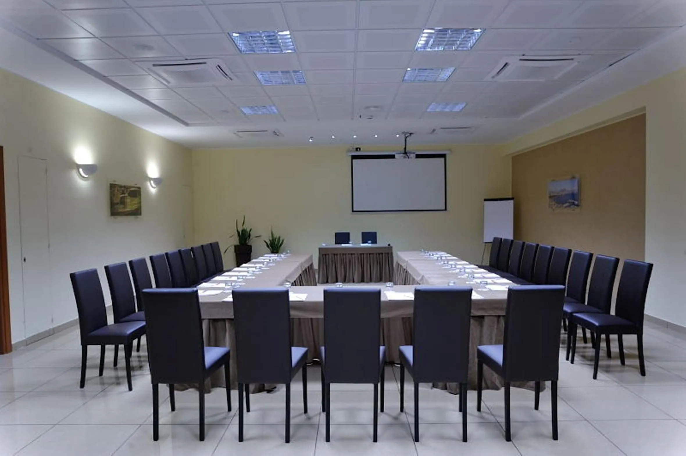 Business facilities in Hotel Tiempo