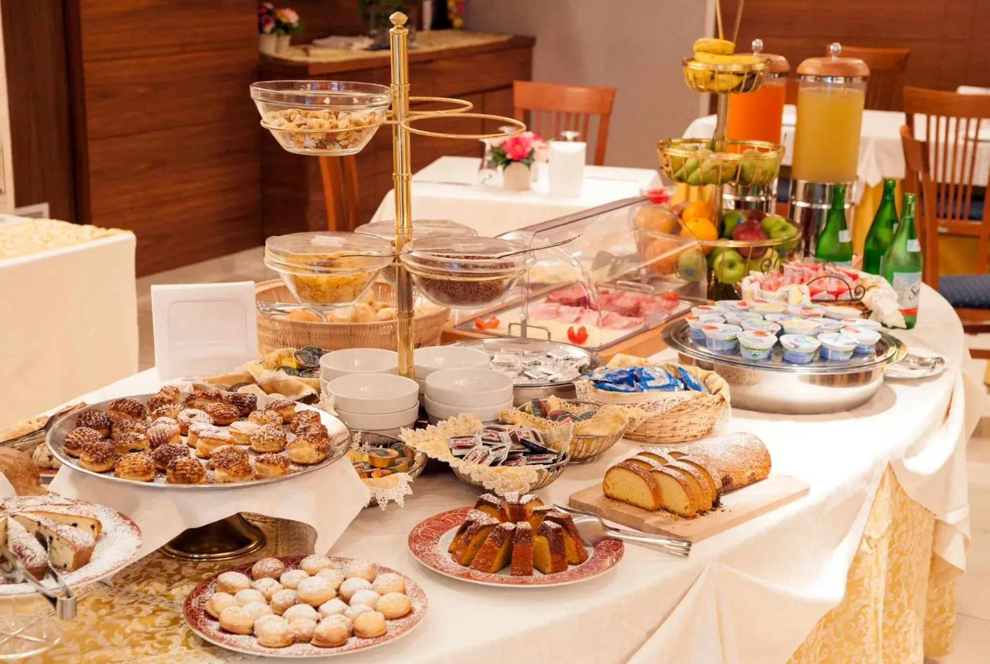 Restaurant/places to eat in Hotel Tiempo Restaurant/places to eat in Hotel Tiempo