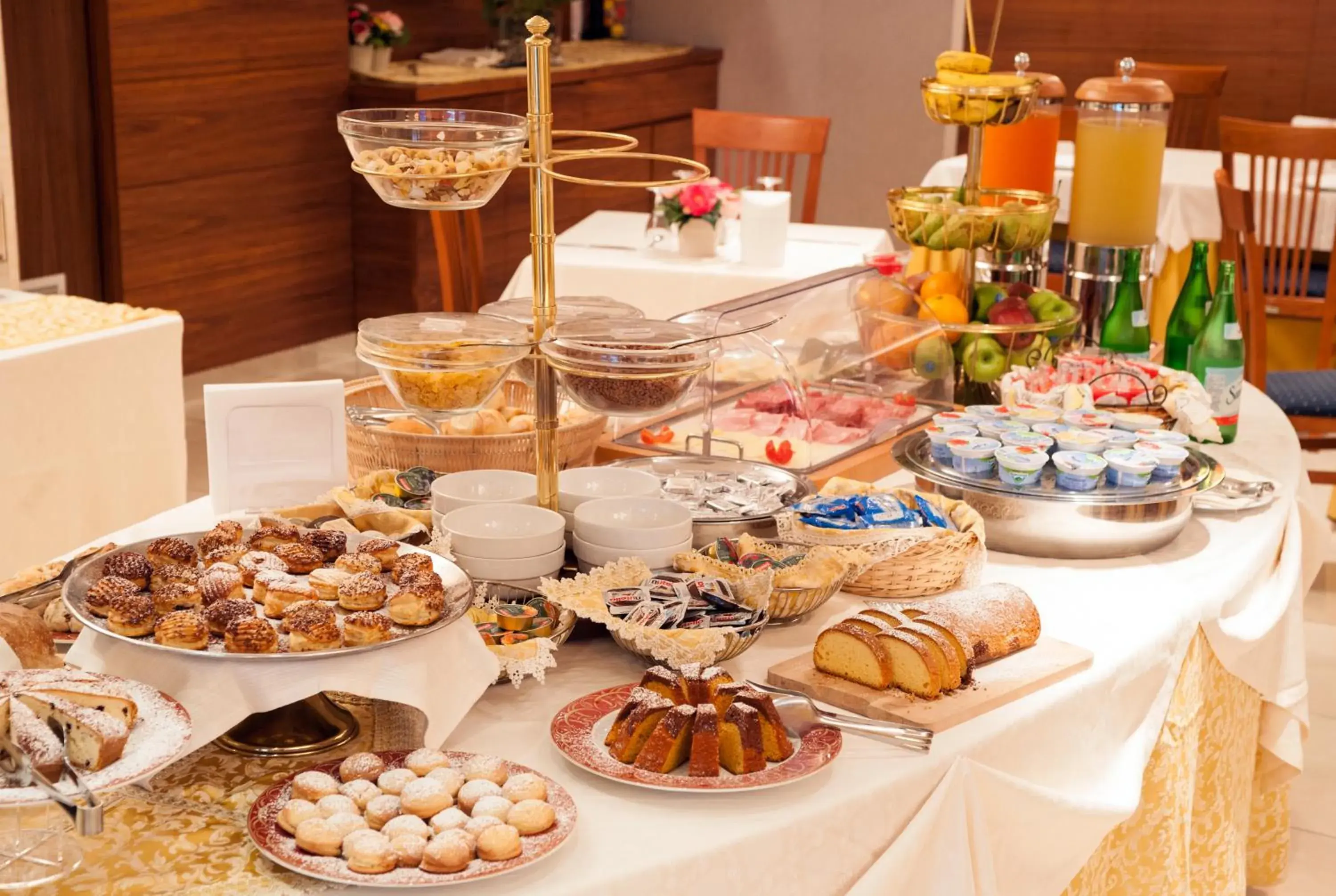 Restaurant/places to eat in Hotel Tiempo Restaurant/places to eat in Hotel Tiempo