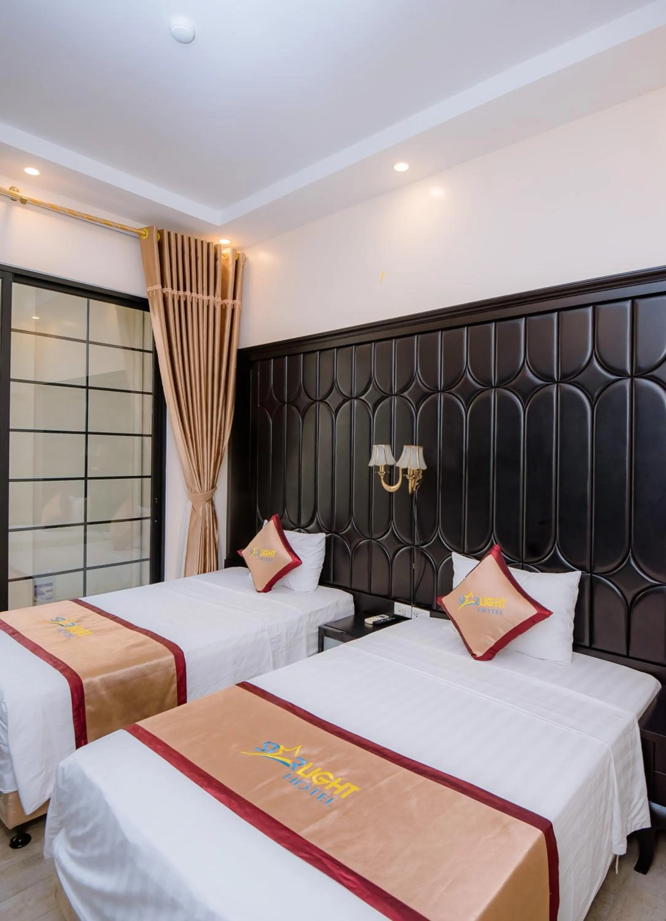 HaLong Starlight Inn & Travel