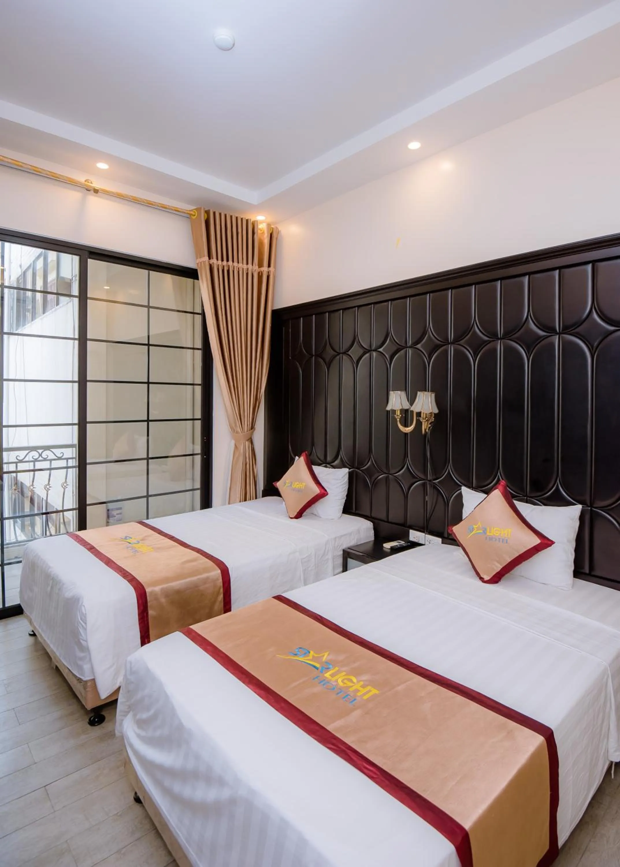 HaLong Starlight Inn & Travel