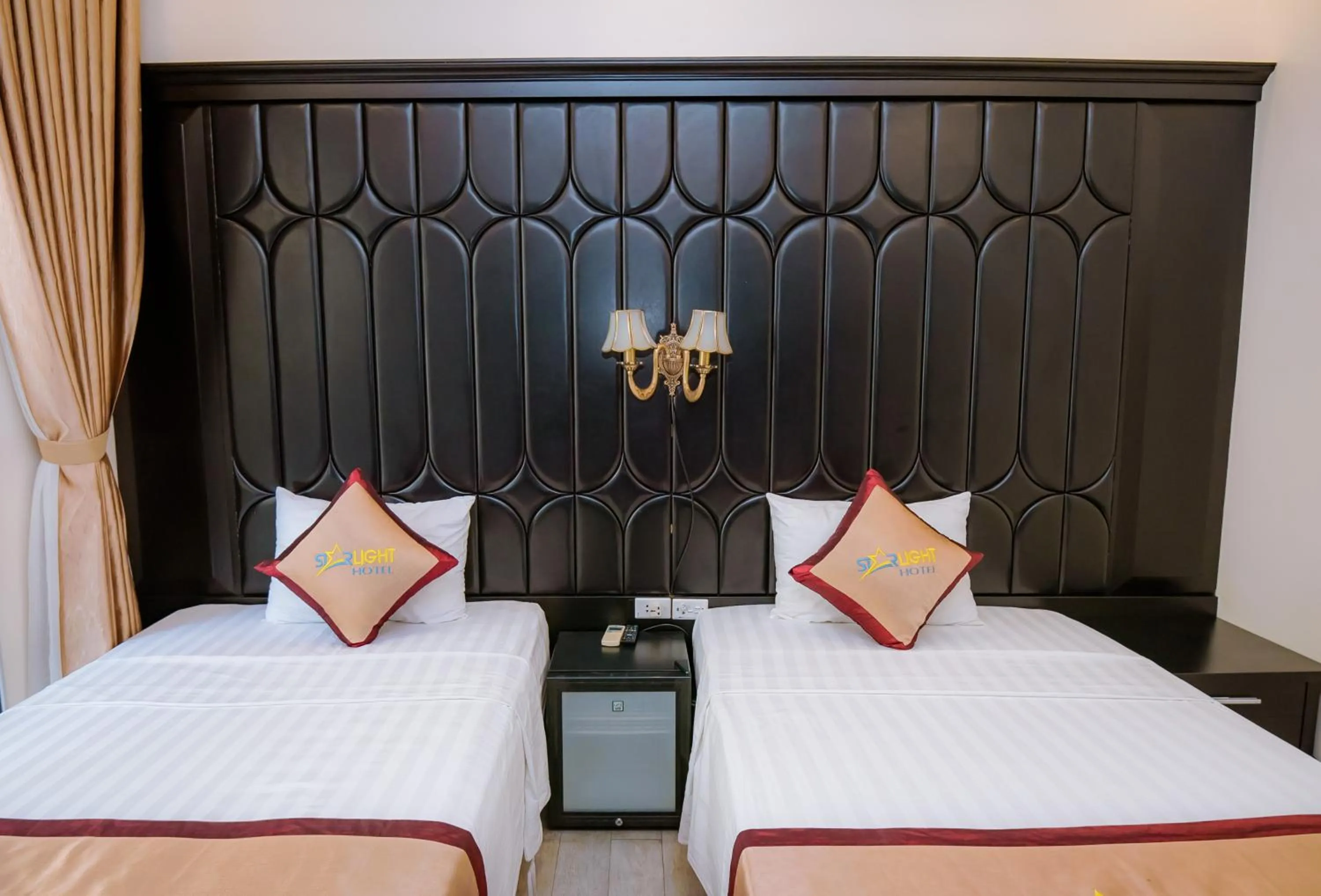 HaLong Starlight Inn & Travel