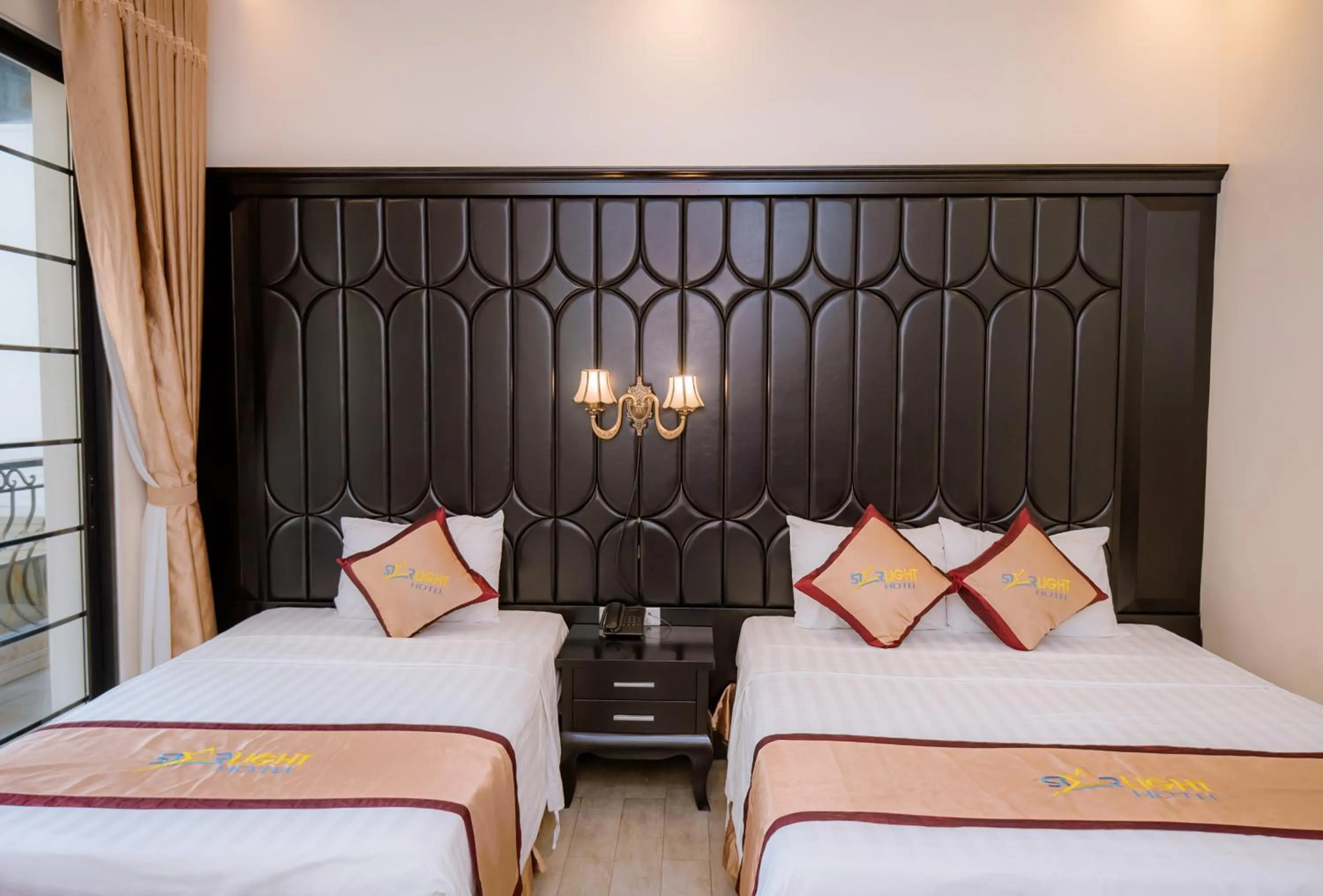 HaLong Starlight Inn & Travel