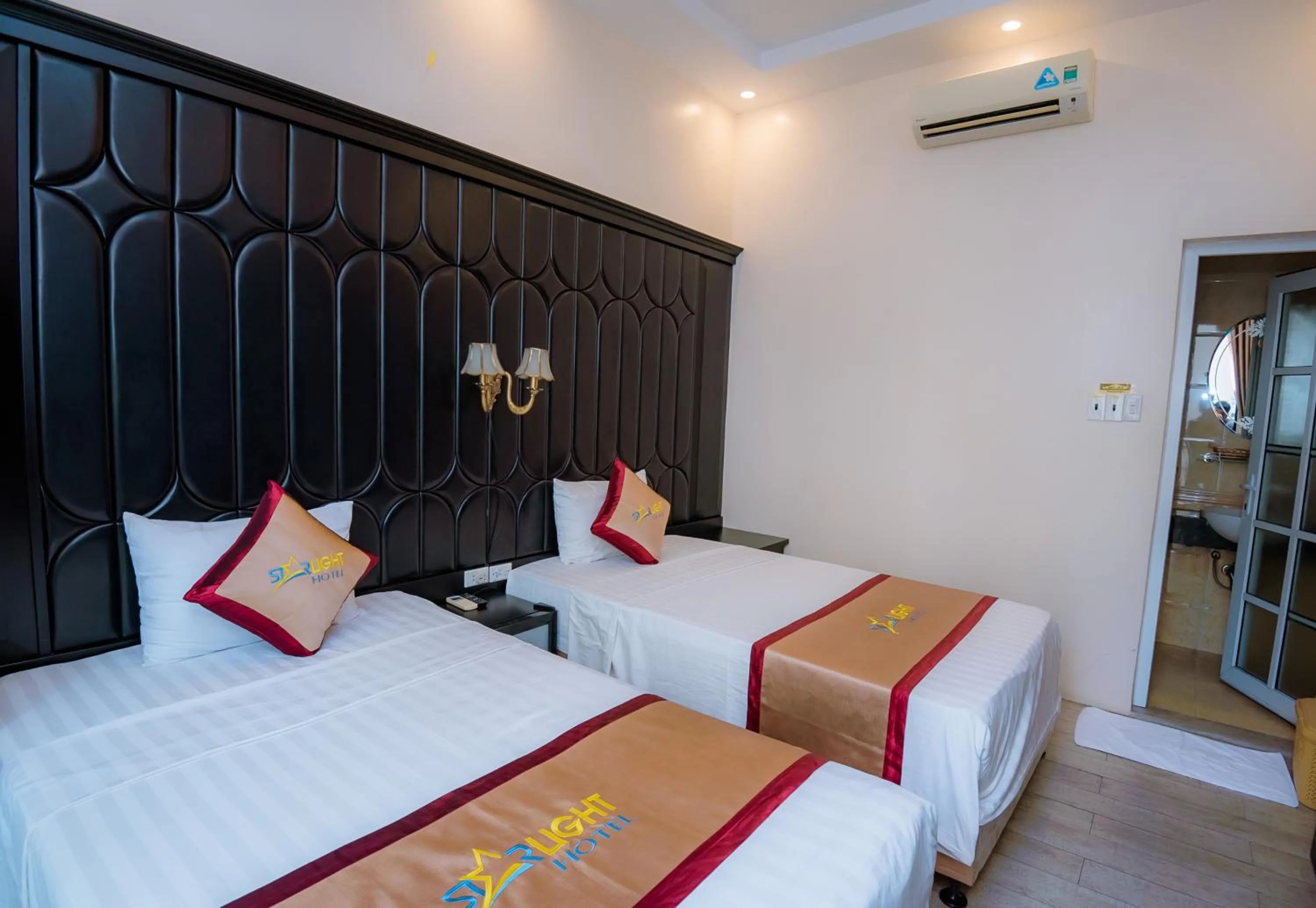 HaLong Starlight Inn & Travel