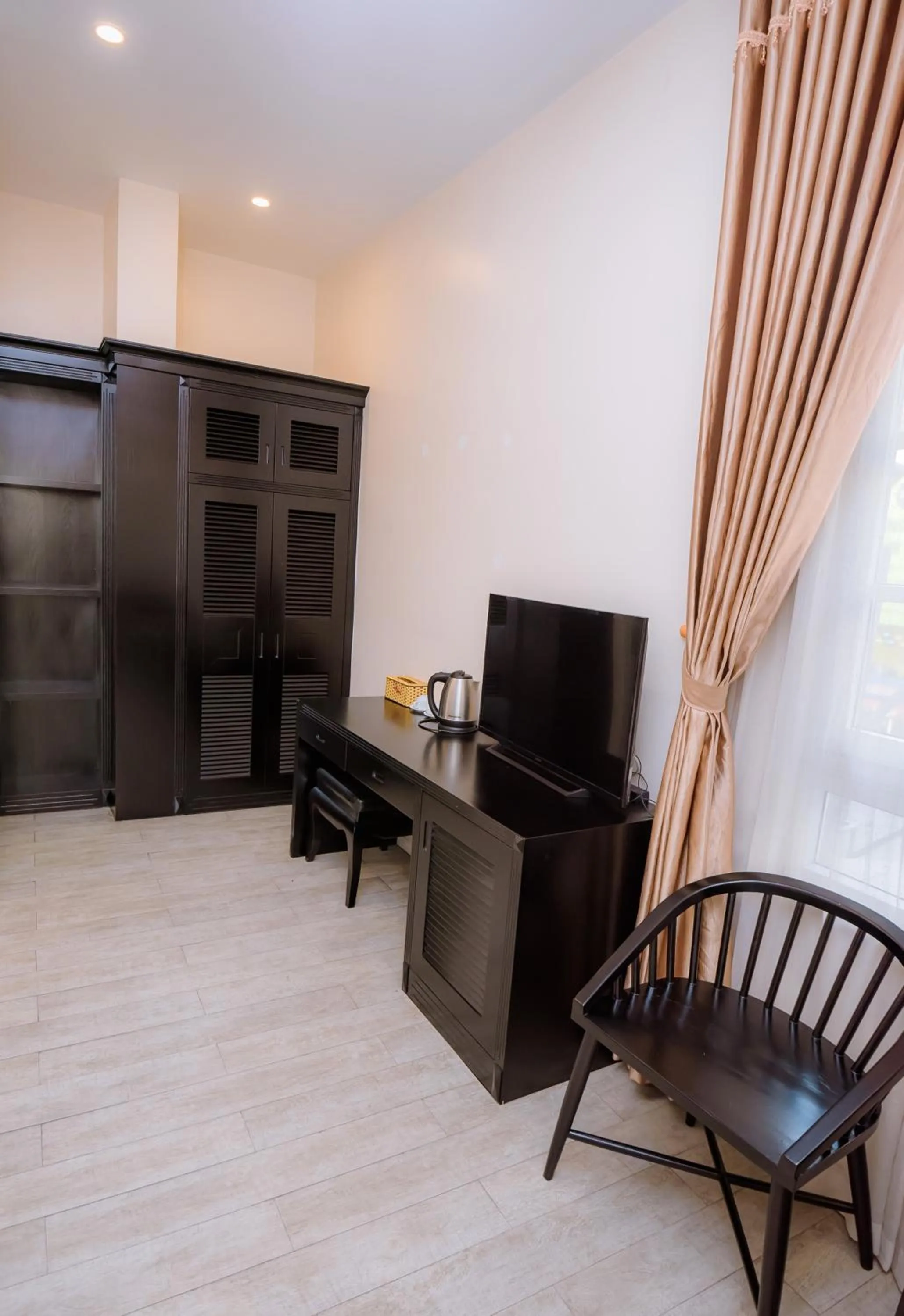 HaLong Starlight Inn & Travel