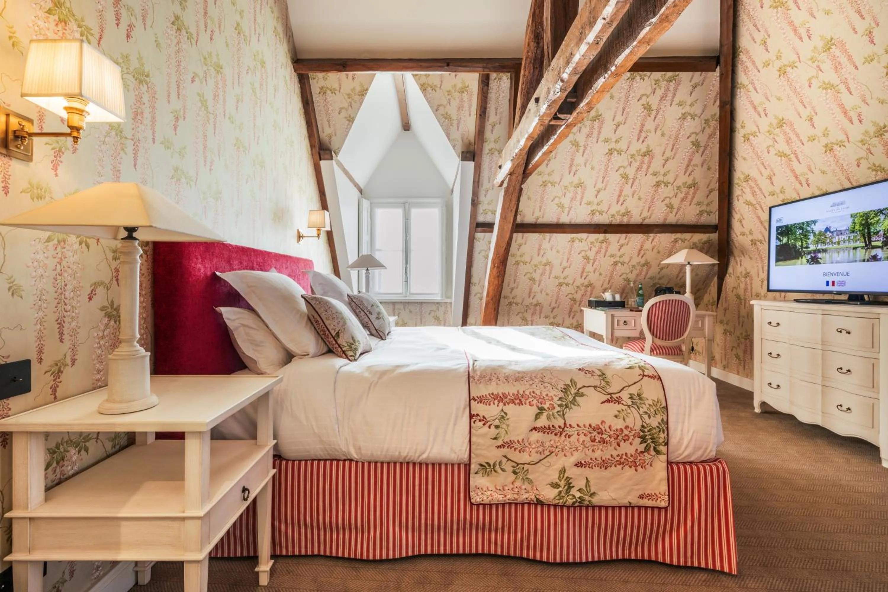 Photo of the whole room, Bed in Les Hauts de Loire Relais & Châteaux