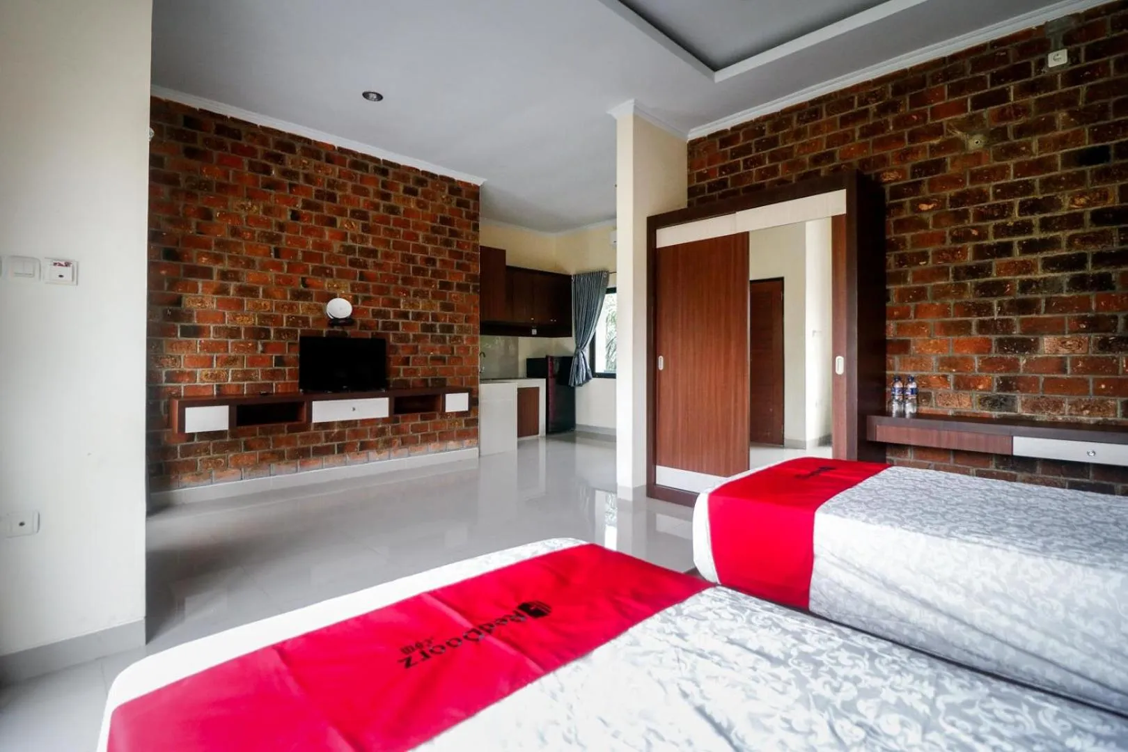 Bedroom, Bed in RedDoorz Plus near Kualanamu Airport Medan