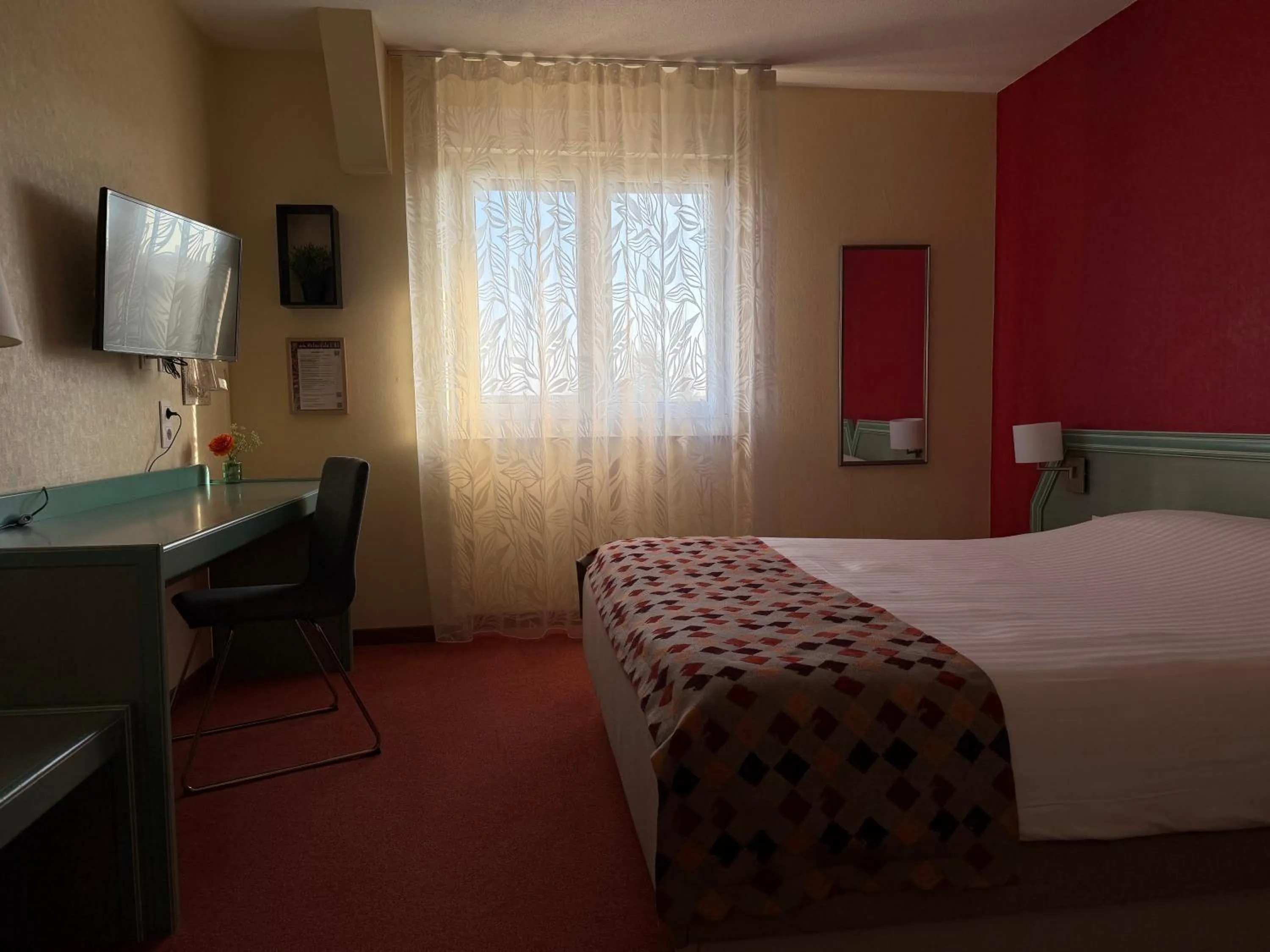 Photo of the whole room, Bed in Au Relais de l'Ill