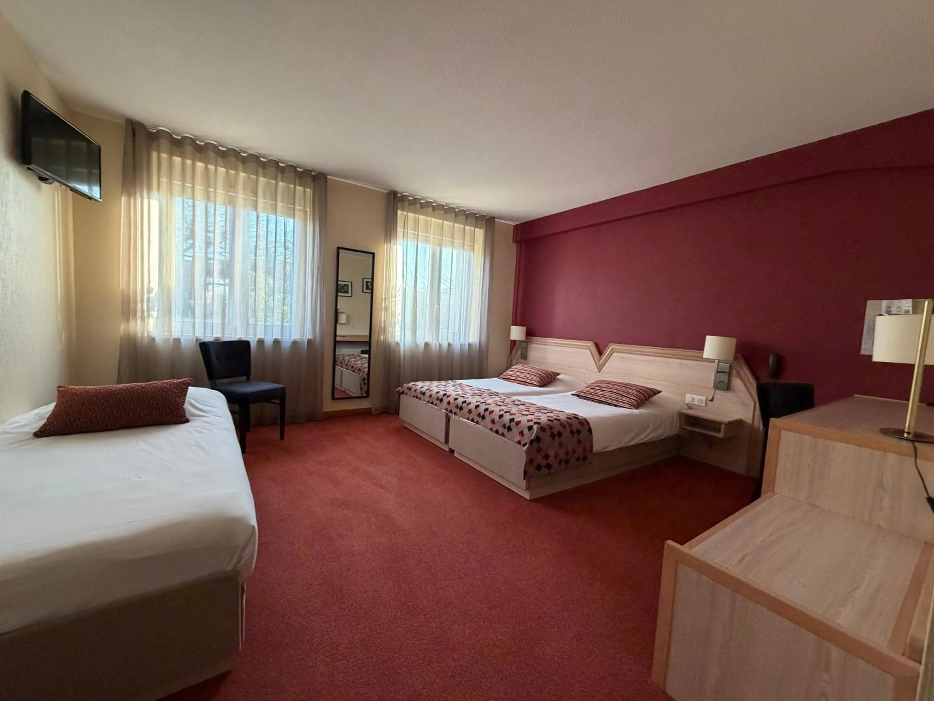 Photo of the whole room, Bed in Au Relais de l'Ill