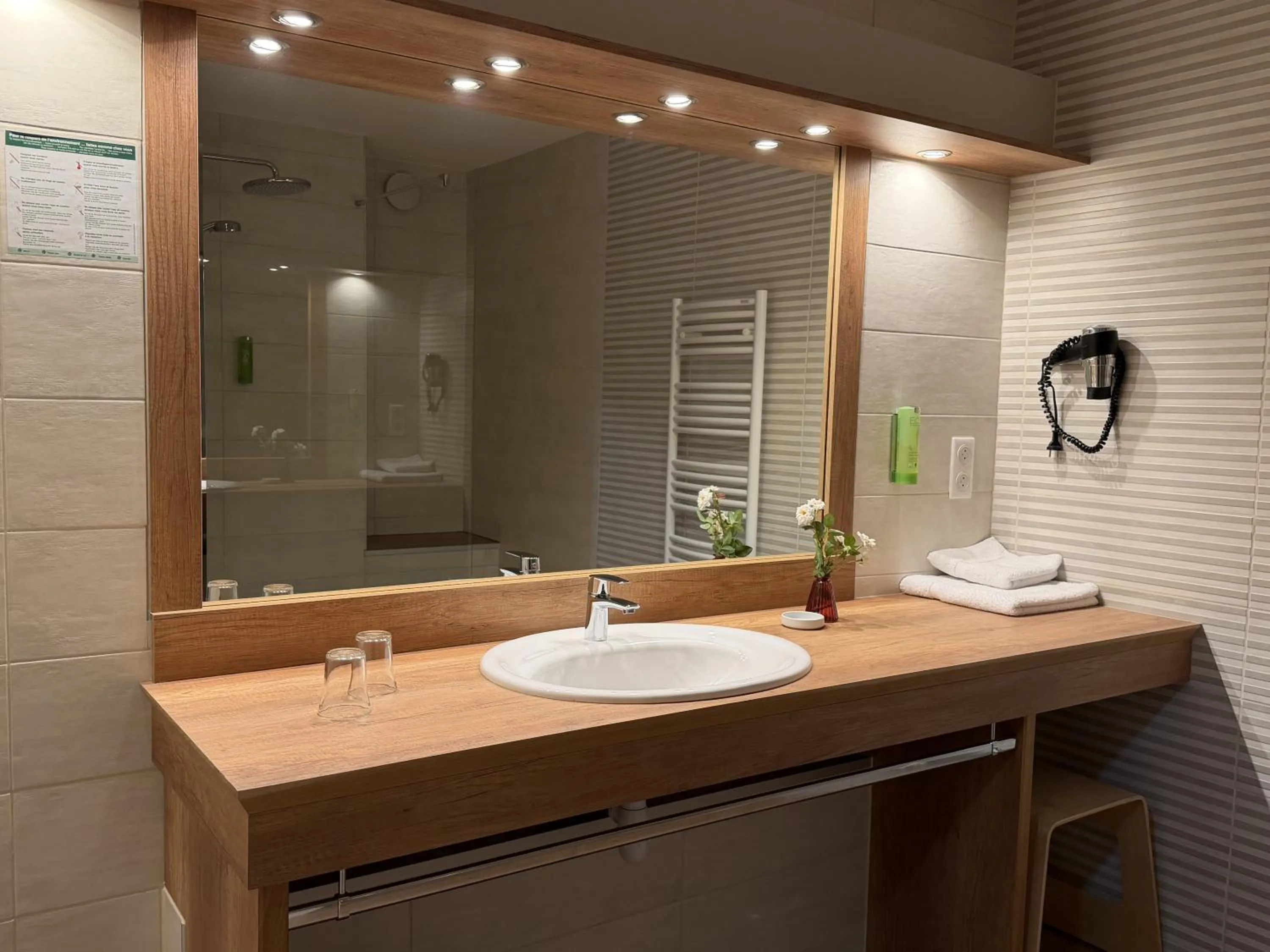 Shower in Au Relais de l'Ill