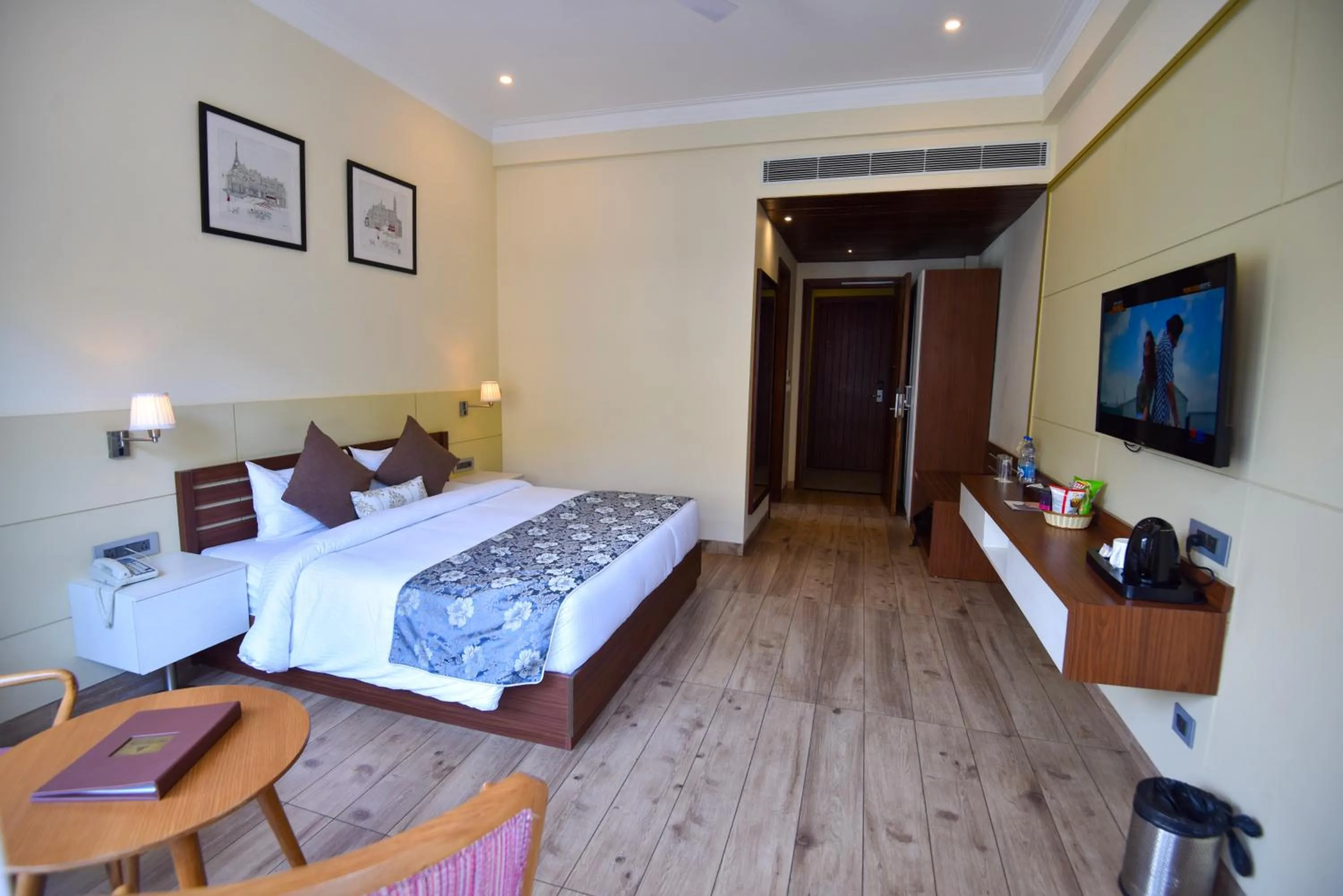 Photo of the whole room, Bed in Infinitea Tea Garden Resort