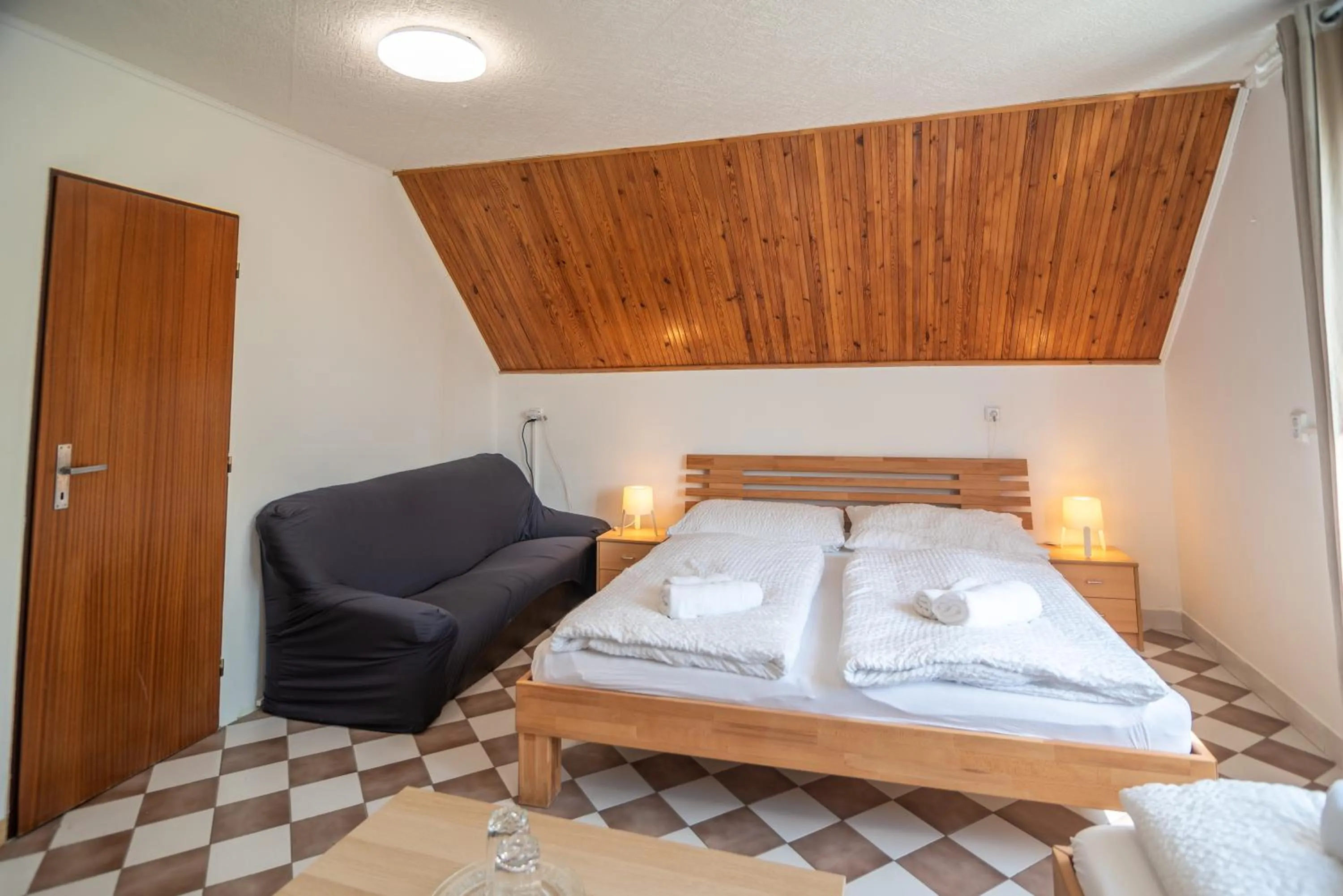 Bed in Mikulov - Inn - hotel s vinným sklepem Venuše