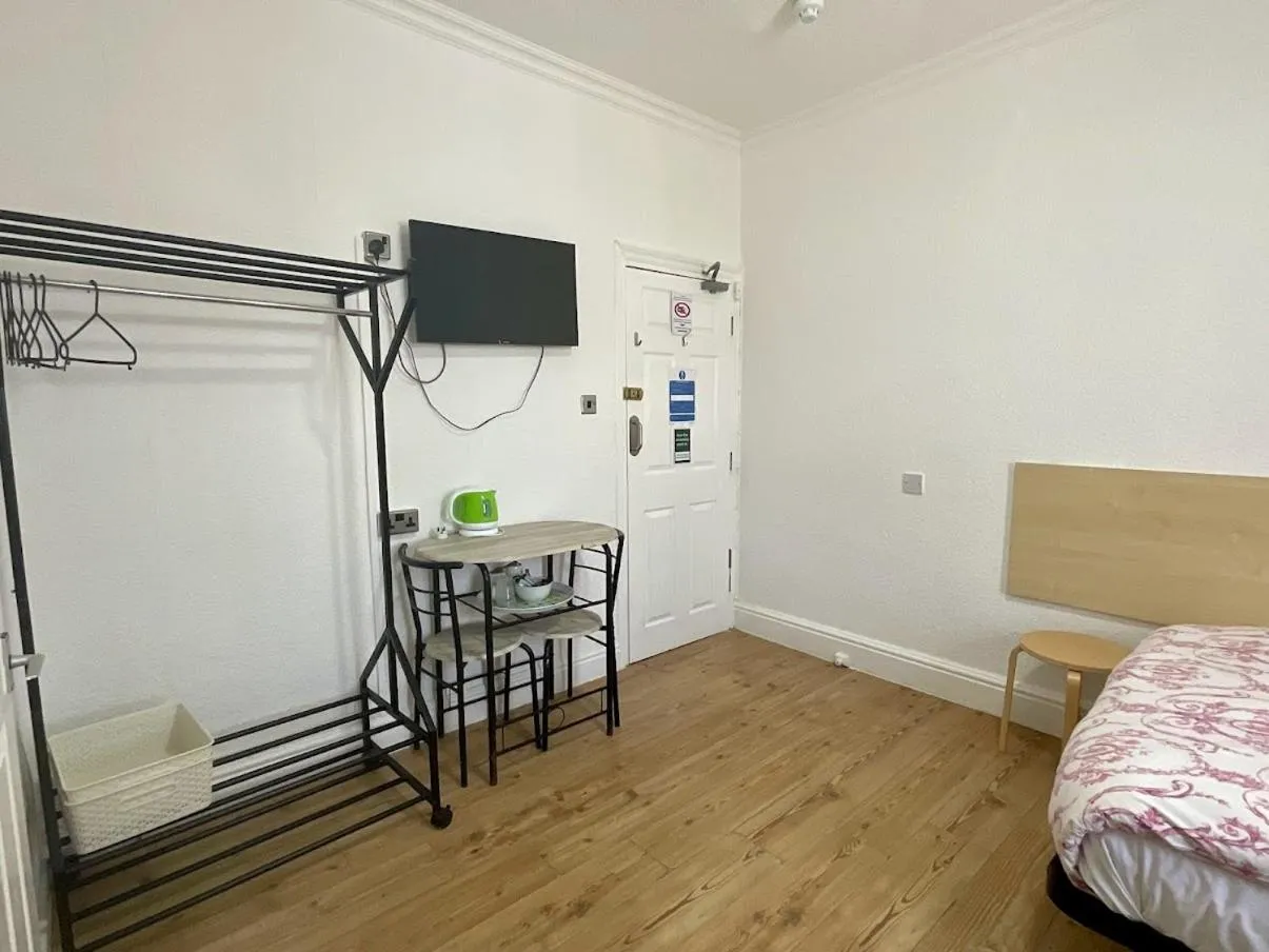 Bed in Danescourt Lodge