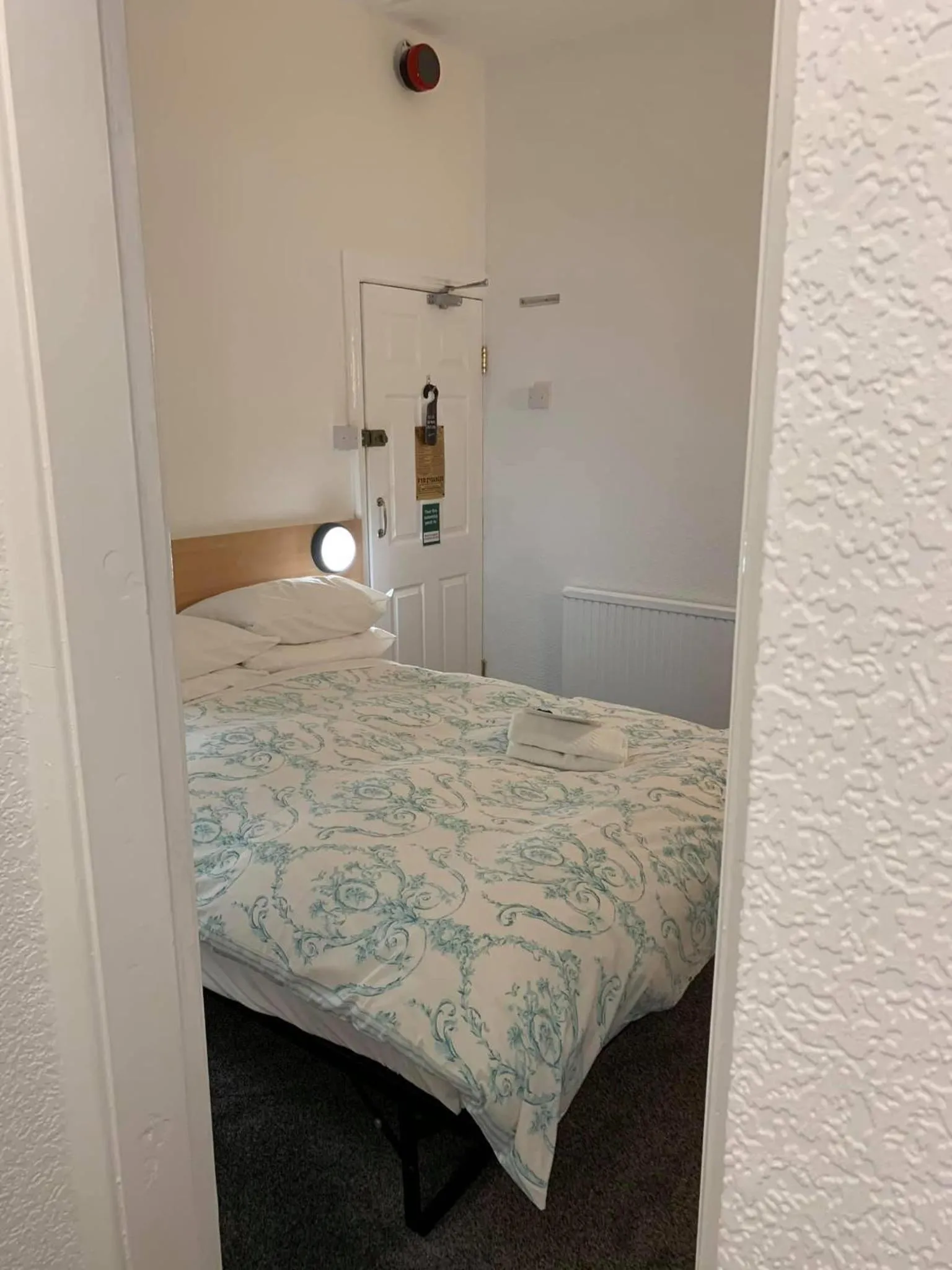 Bed in Danescourt Lodge