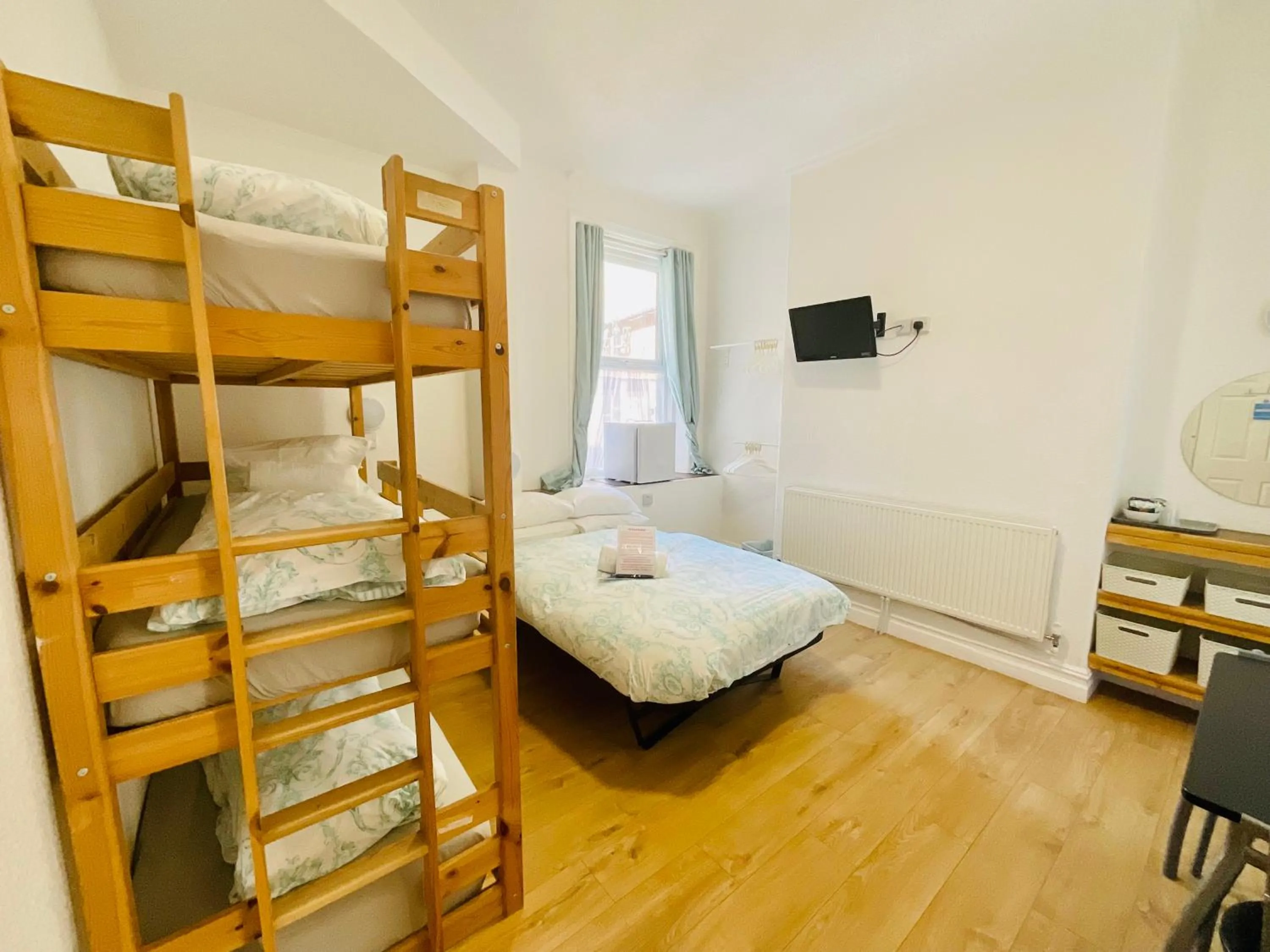 Bed in Danescourt Lodge