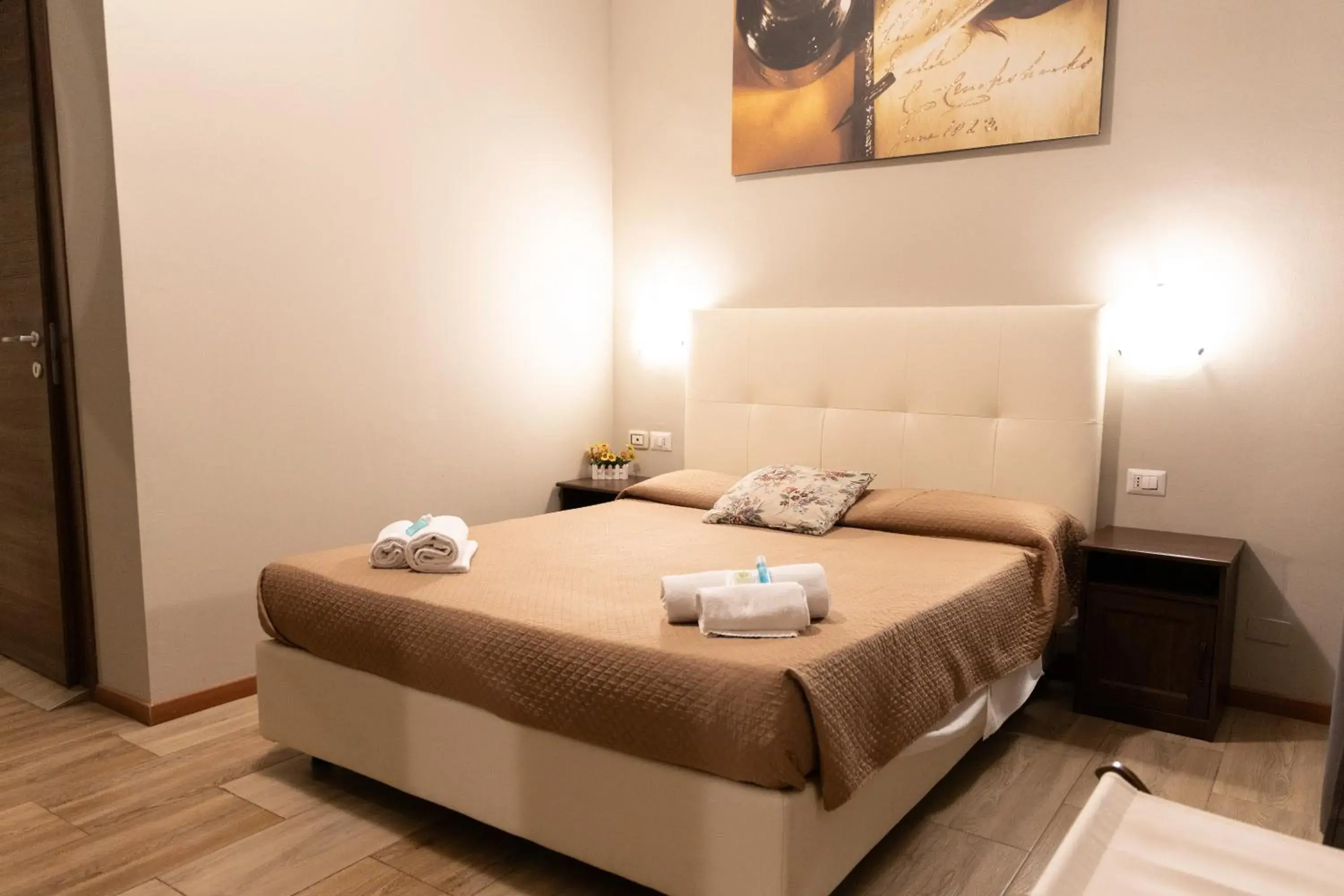 Bedroom, Bed in Golden Milano Hotel Bedroom, Bed in Golden Milano Hotel