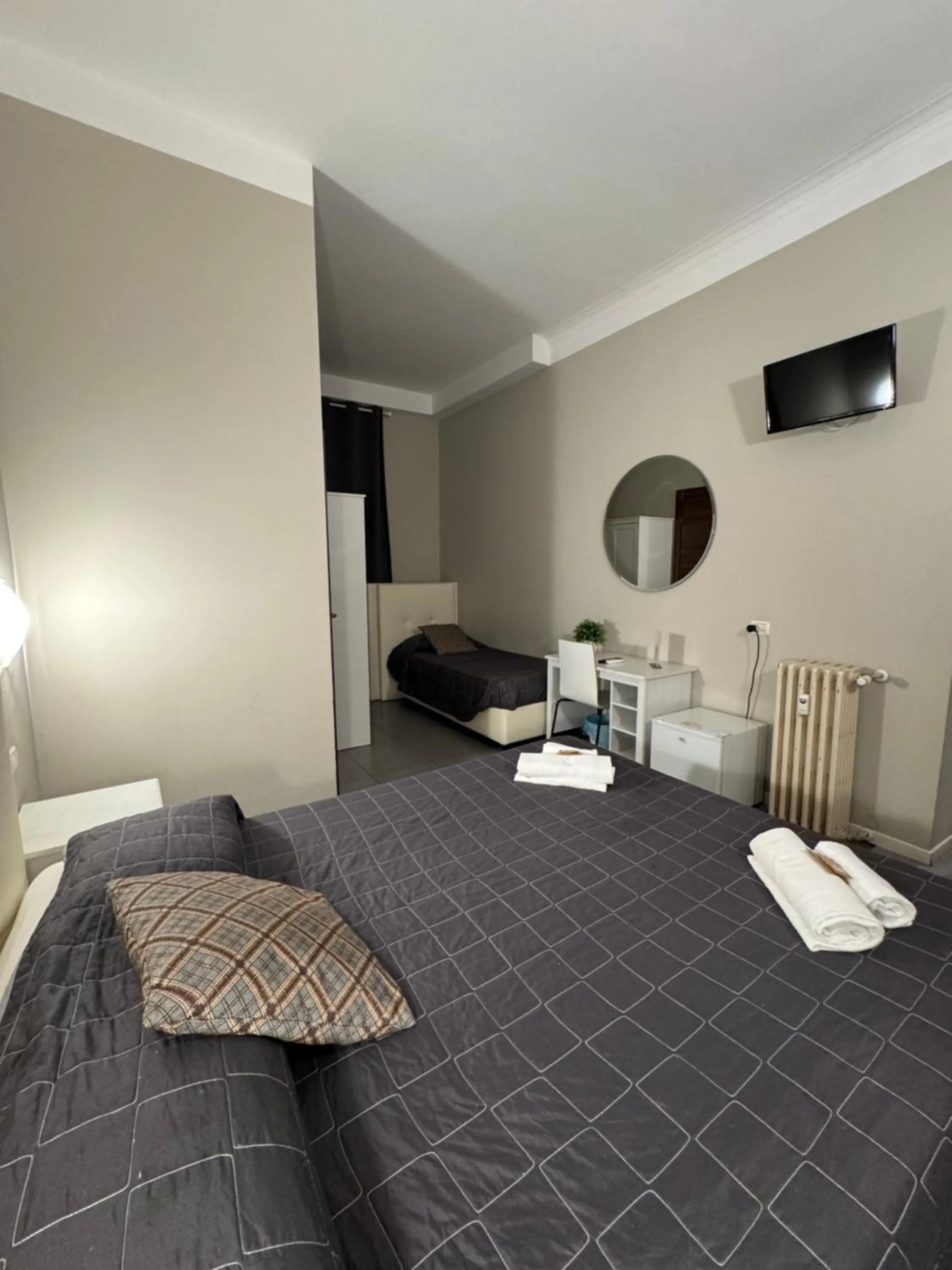 Bedroom, Bed in Golden Milano Hotel