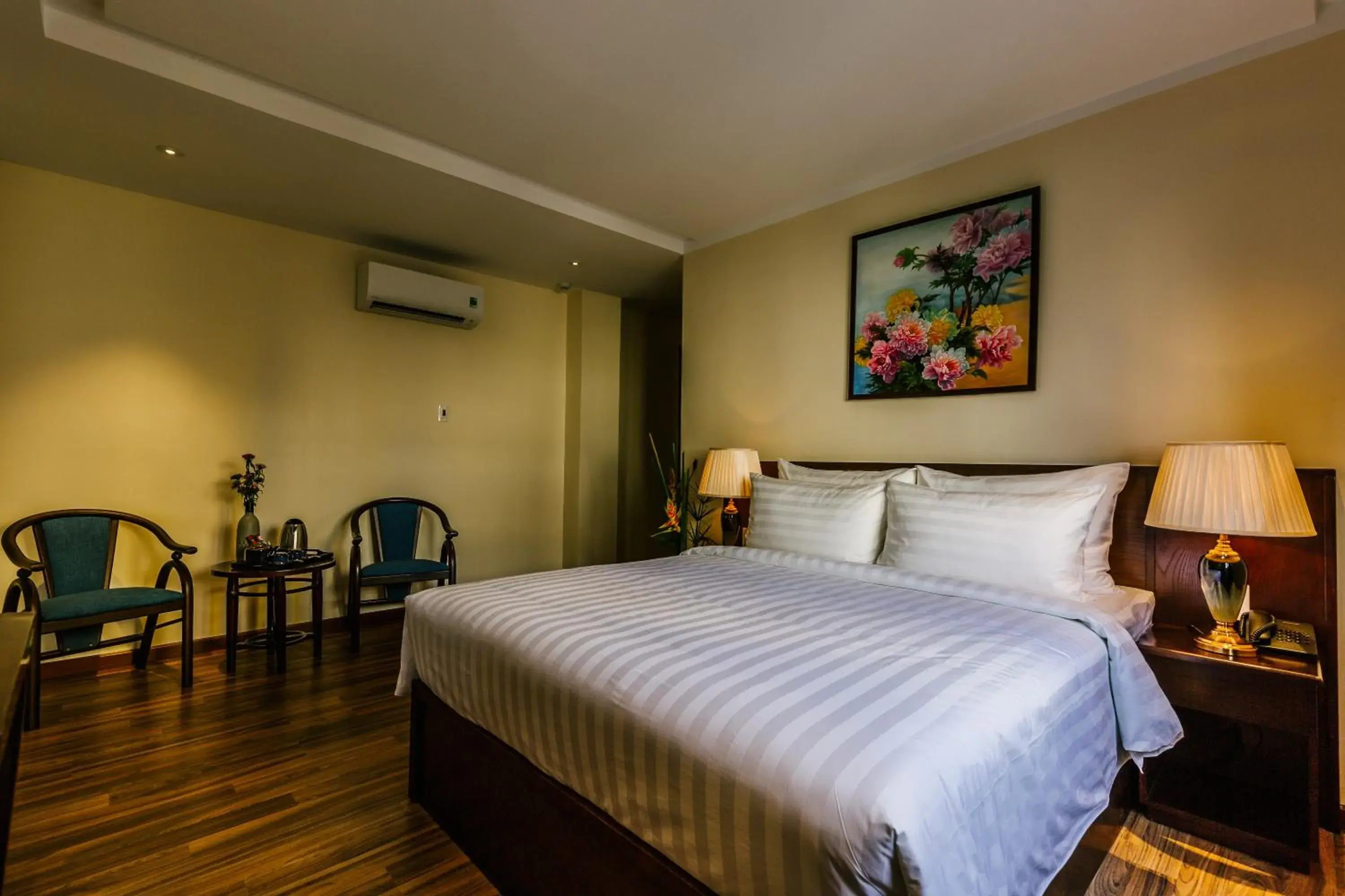 Bed in Roseland Sweet Hotel Bed in Roseland Sweet Hotel