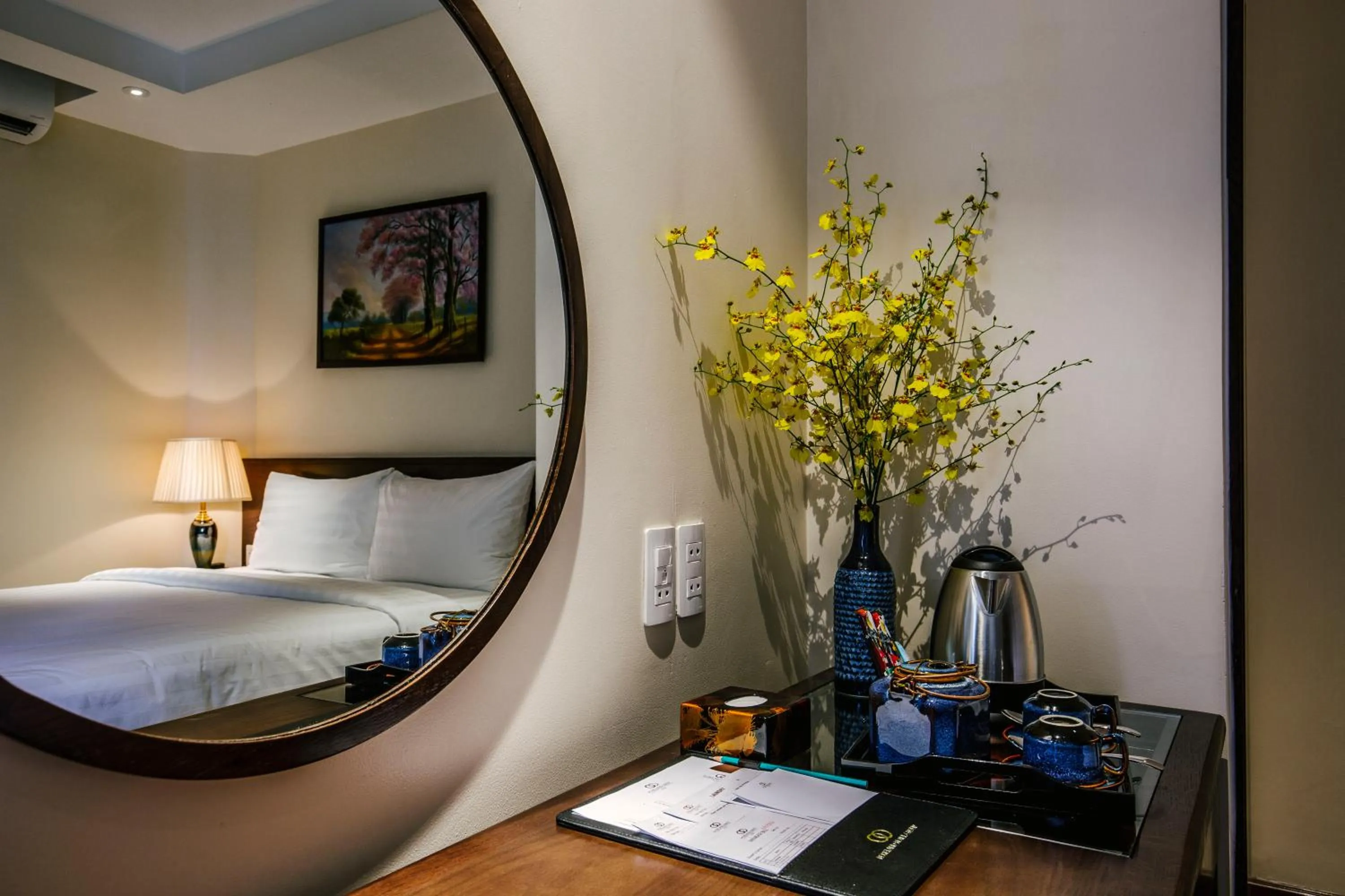 Coffee/tea facilities, Bed in Roseland Sweet Hotel