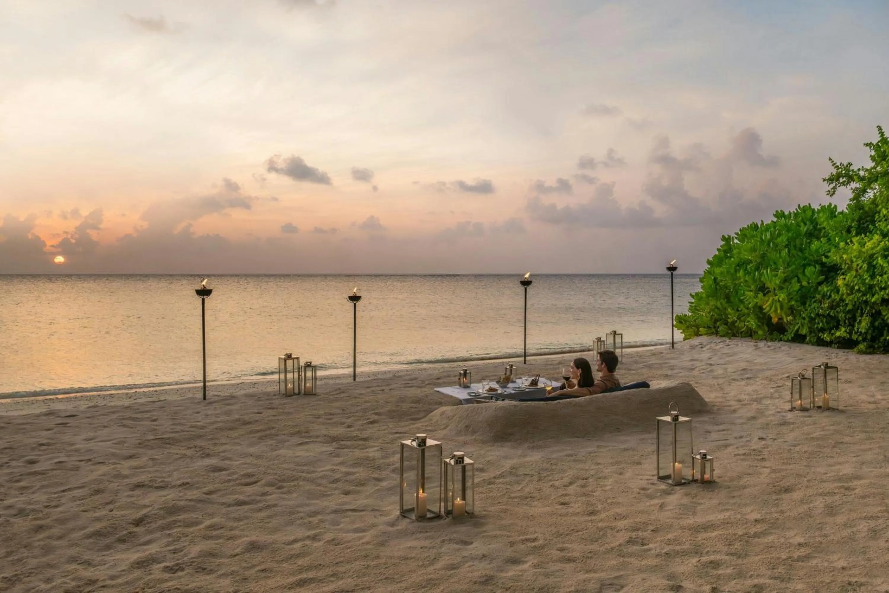 Restaurant/places to eat in The Halcyon Private Isles Maldives, Autograph Collection