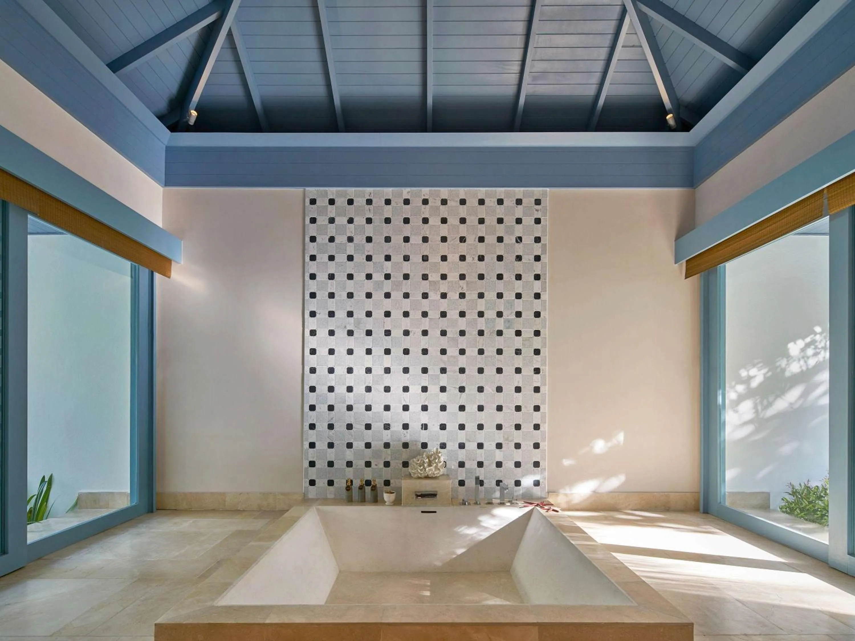 Bathroom in Raffles Maldives Meradhoo