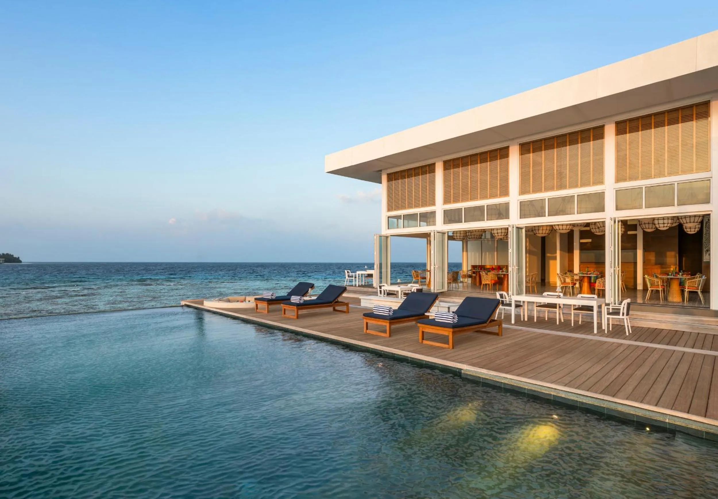 Restaurant/places to eat in The Halcyon Private Isles Maldives, Autograph Collection