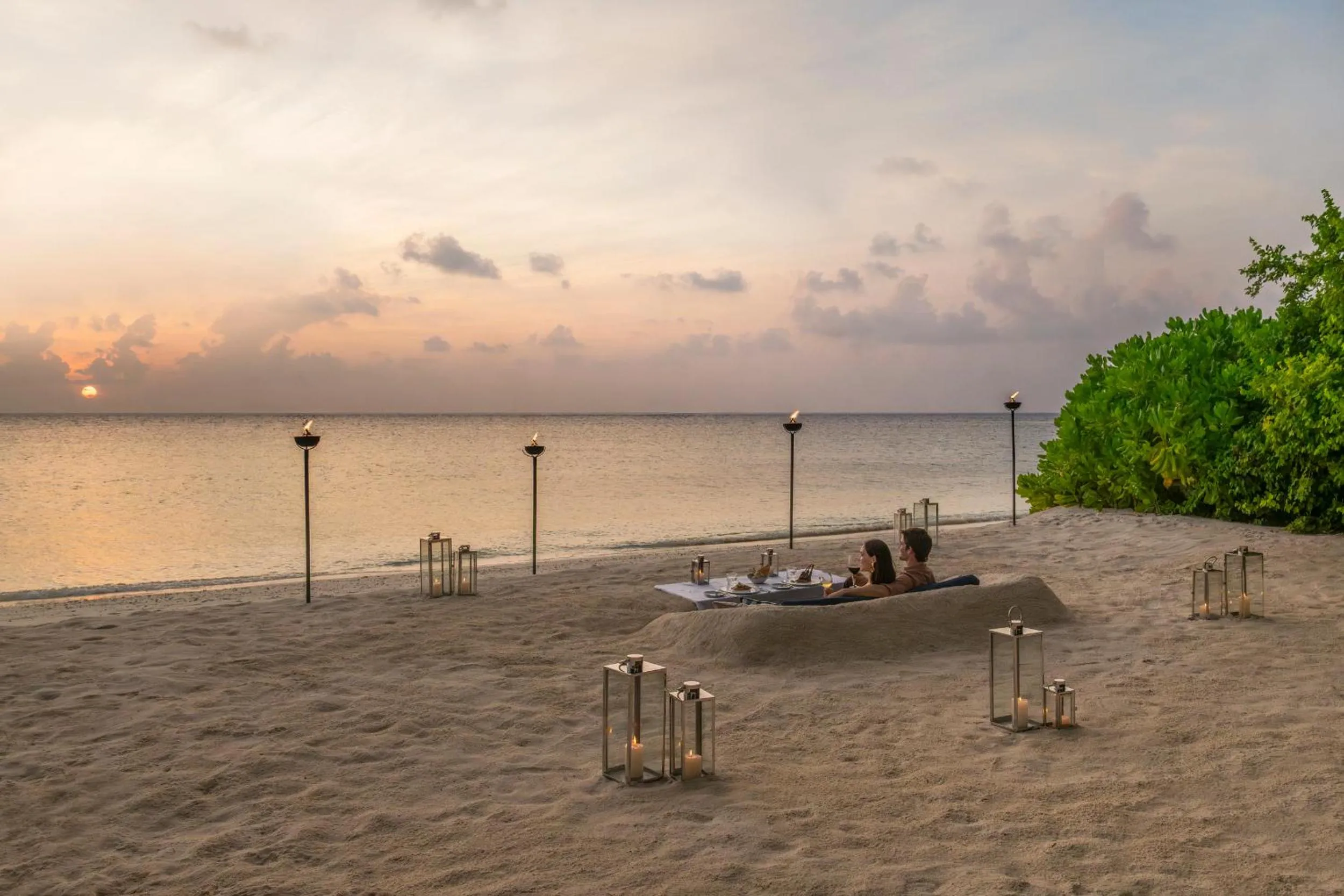 Restaurant/places to eat in The Halcyon Private Isles Maldives, Autograph Collection