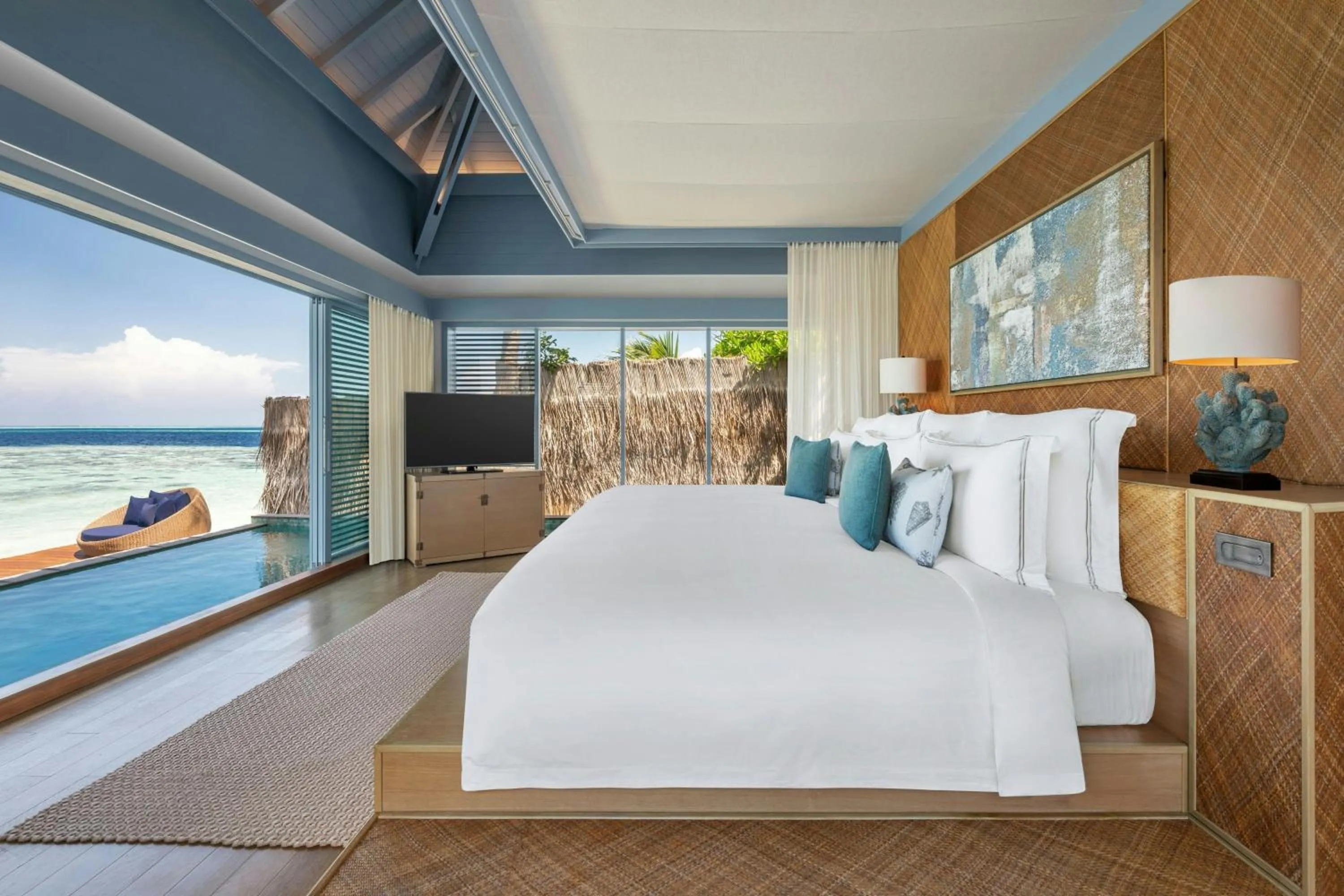 Swimming pool, Bed in The Halcyon Private Isles Maldives, Autograph Collection