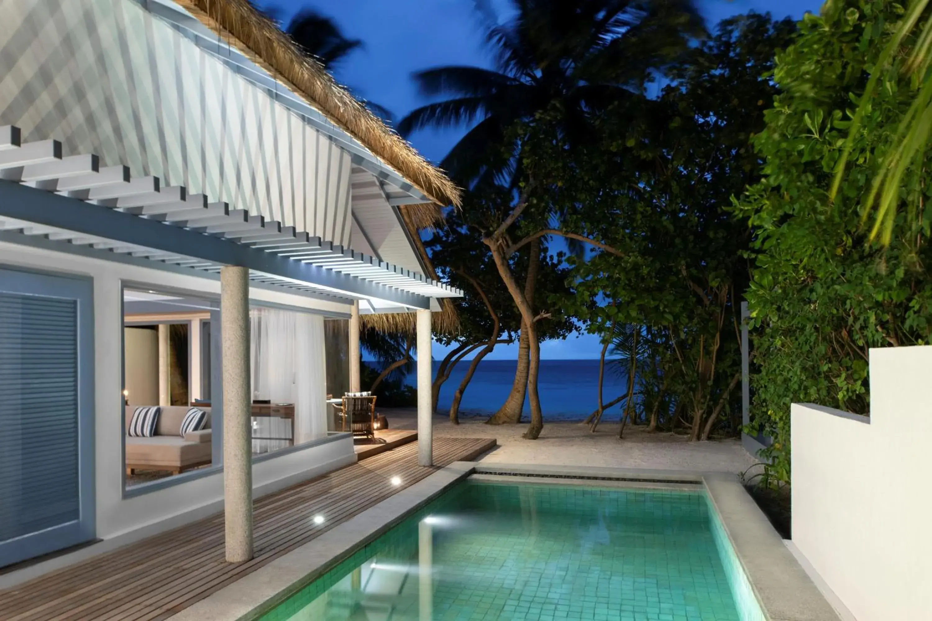 Swimming pool in Raffles Maldives Meradhoo Swimming pool in Raffles Maldives Meradhoo