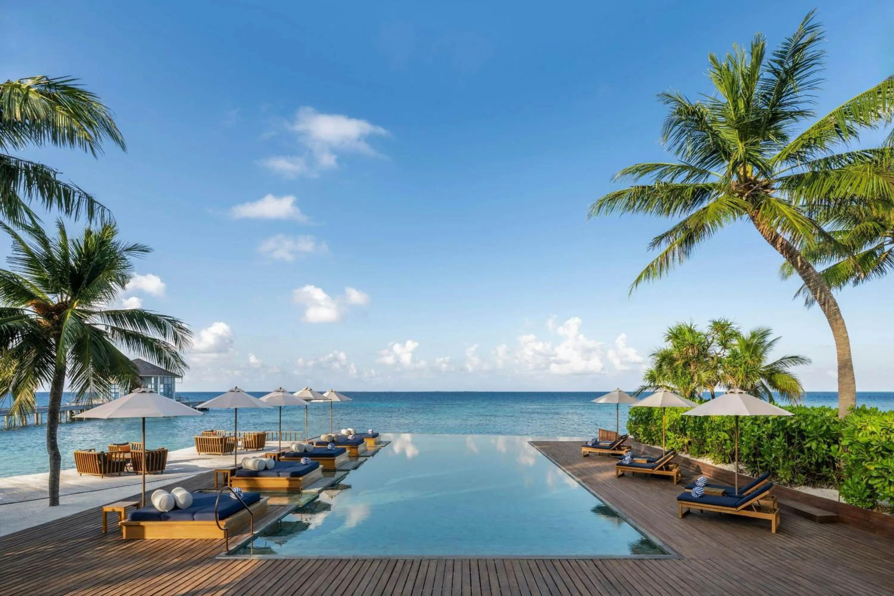 Swimming pool in The Halcyon Private Isles Maldives, Autograph Collection
