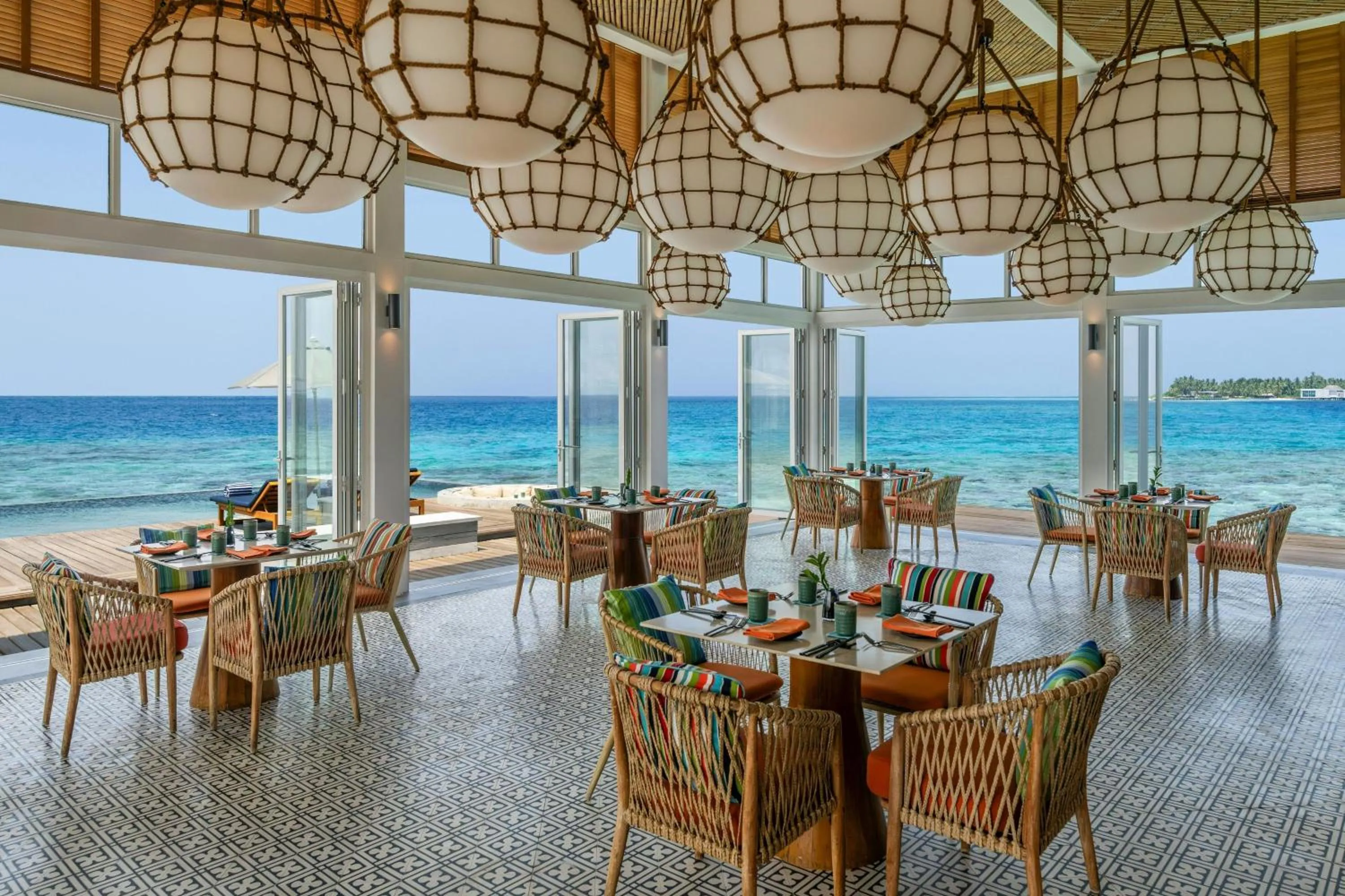 Restaurant/places to eat in The Halcyon Private Isles Maldives, Autograph Collection