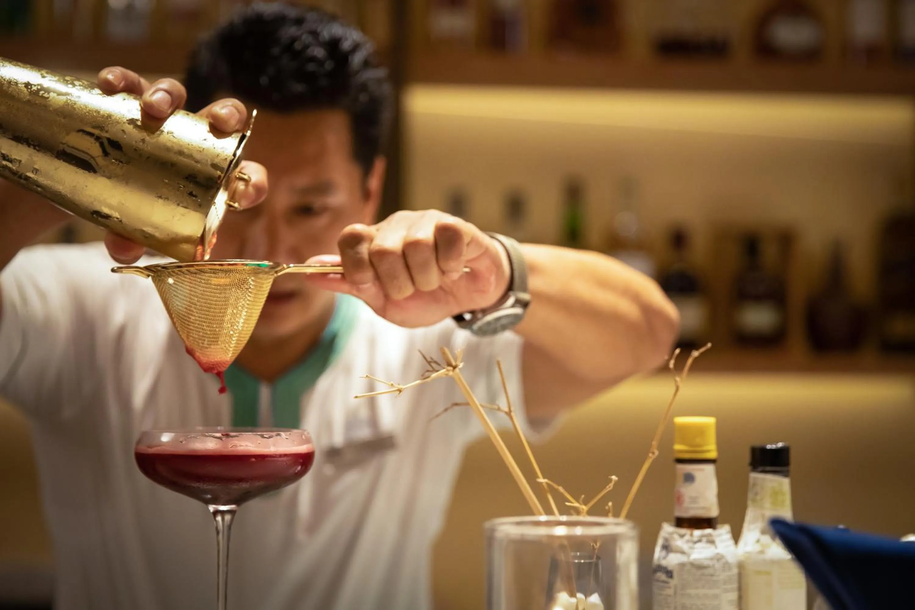 Lounge or bar in Raffles Maldives Meradhoo