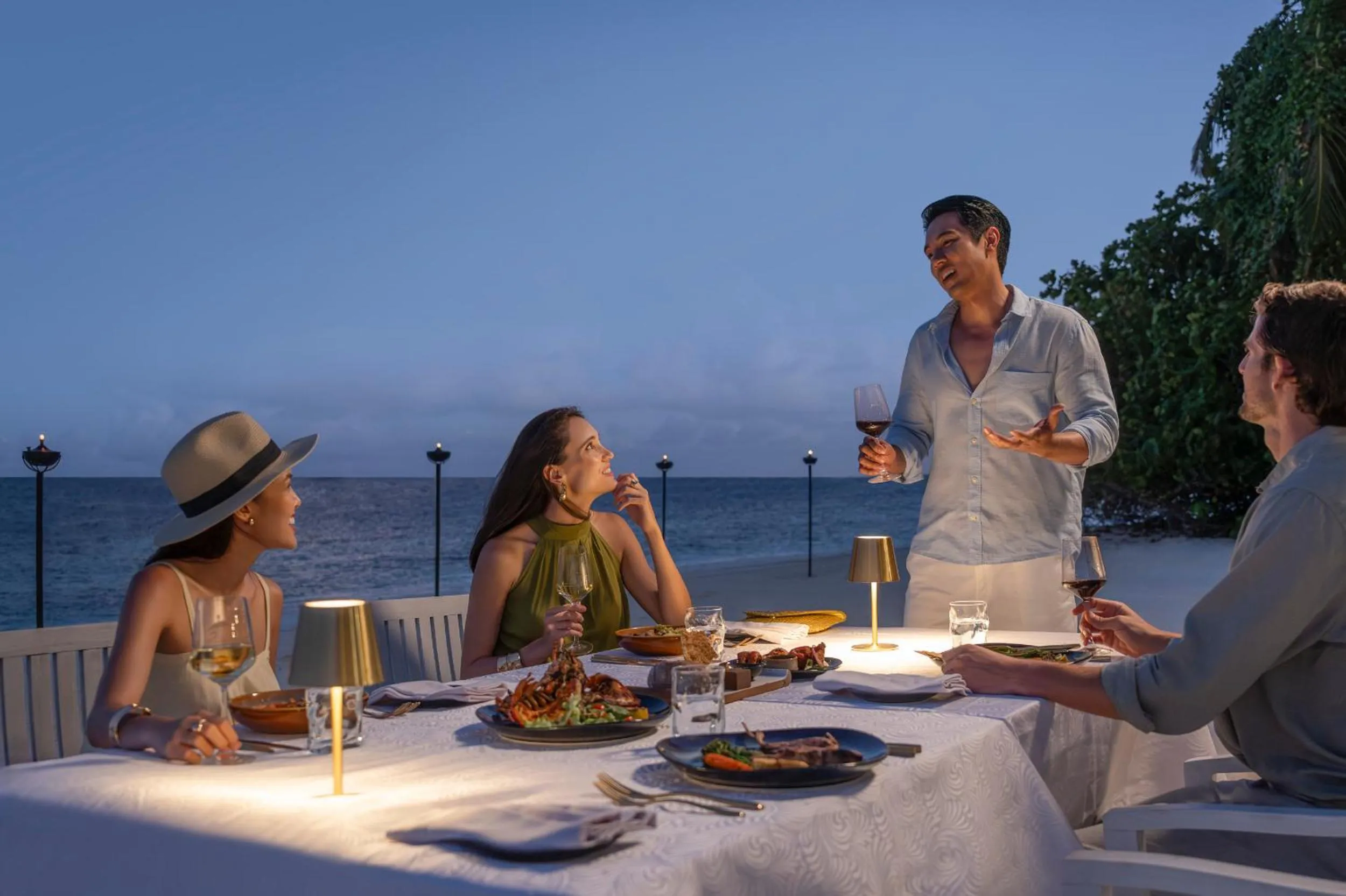 Restaurant/places to eat in The Halcyon Private Isles Maldives, Autograph Collection