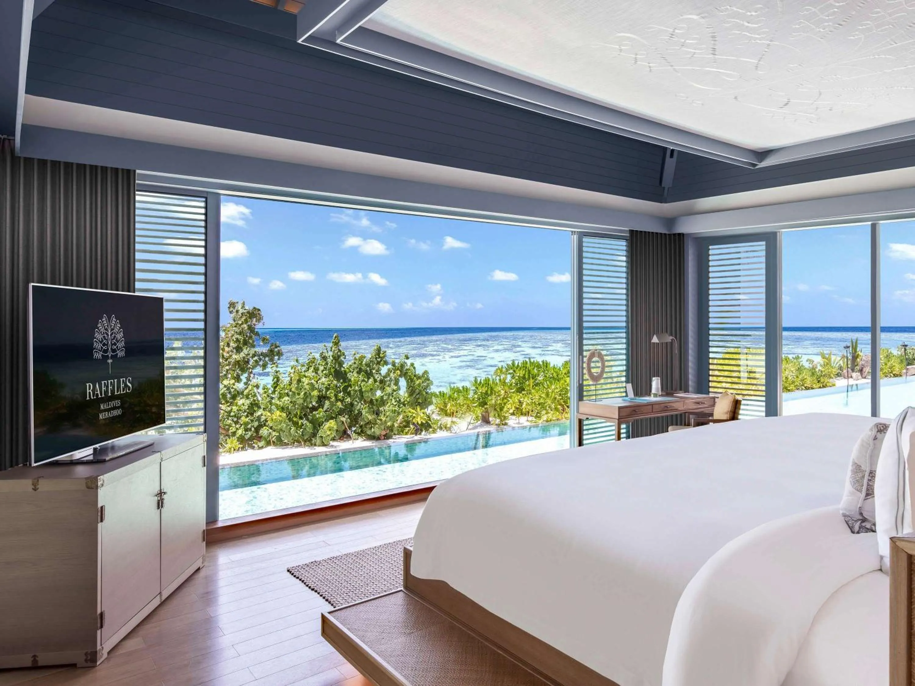 Bedroom, Bed in Raffles Maldives Meradhoo