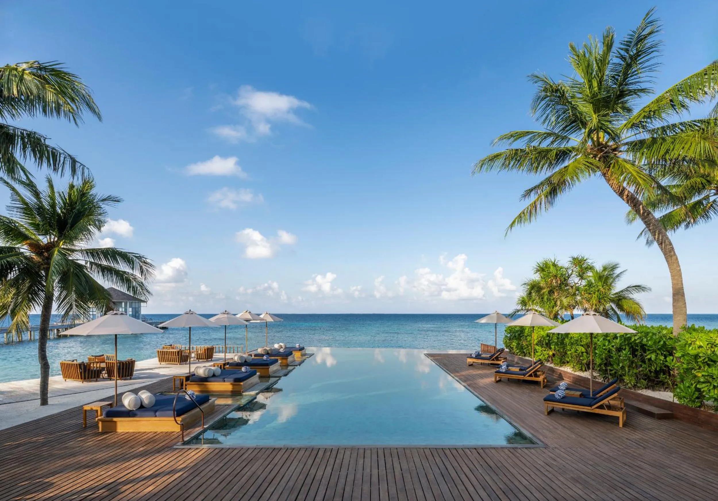 Swimming pool in The Halcyon Private Isles Maldives, Autograph Collection