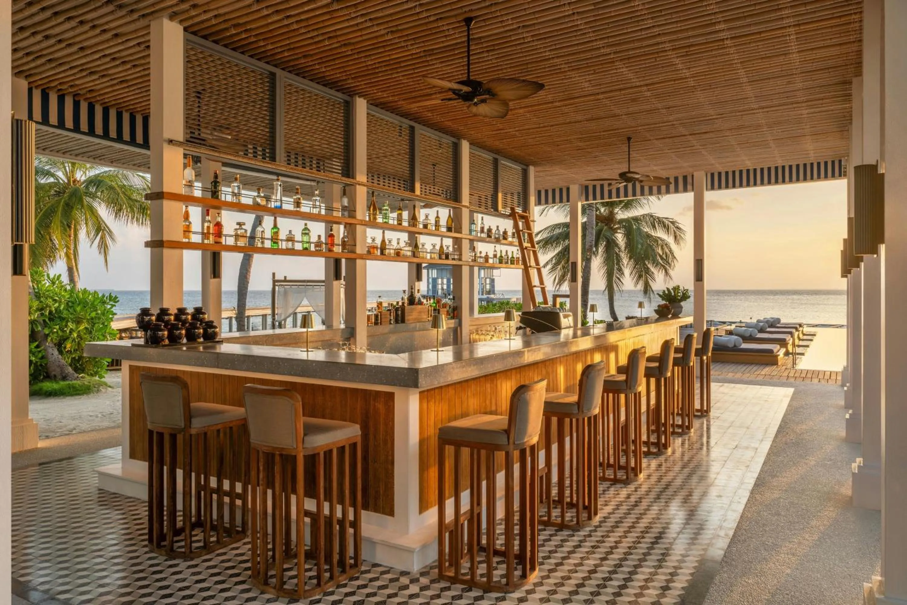 Restaurant/places to eat in The Halcyon Private Isles Maldives, Autograph Collection