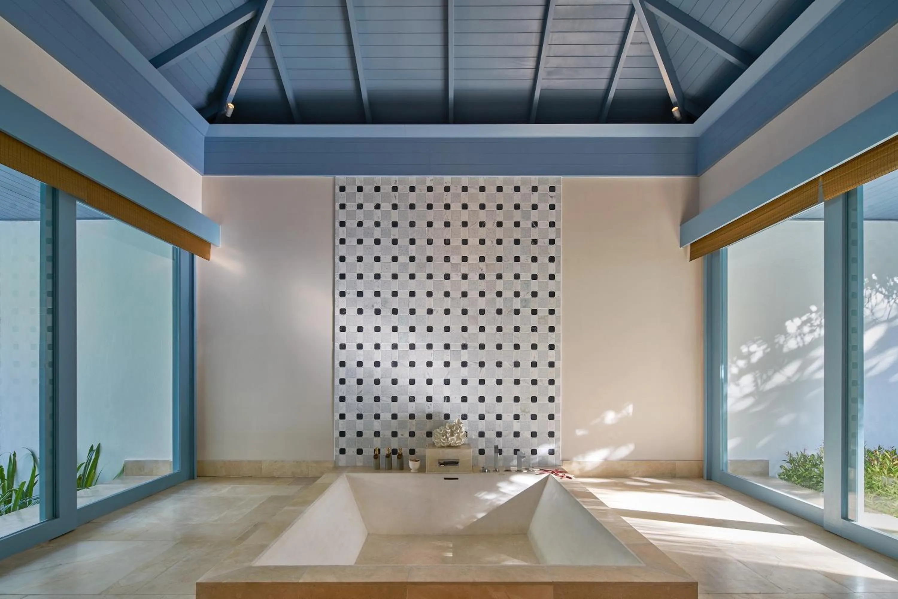 Bathroom in Raffles Maldives Meradhoo