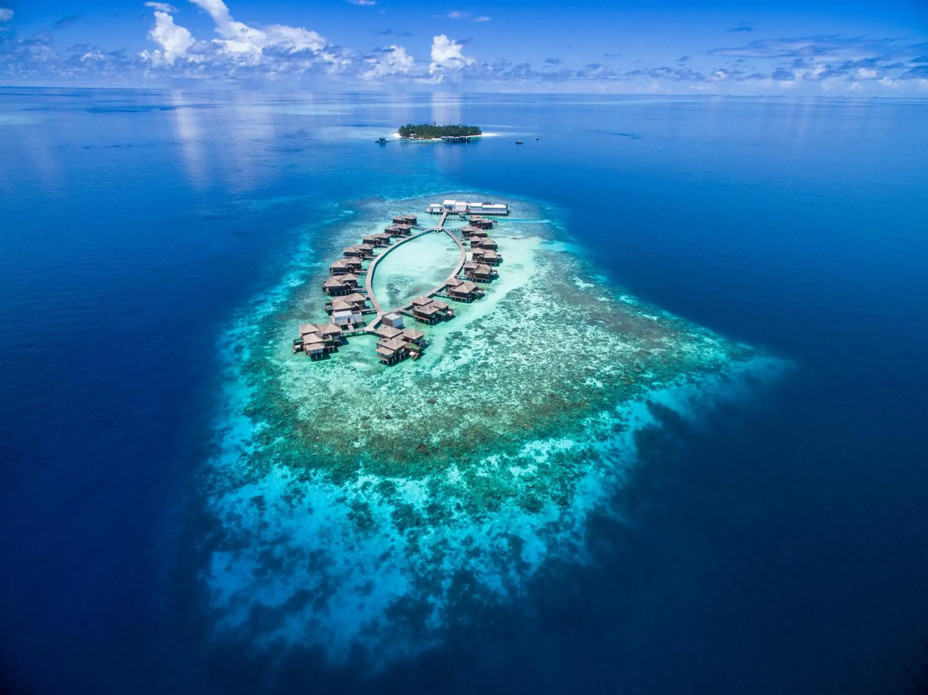 Property building in Raffles Maldives Meradhoo Property building in Raffles Maldives Meradhoo