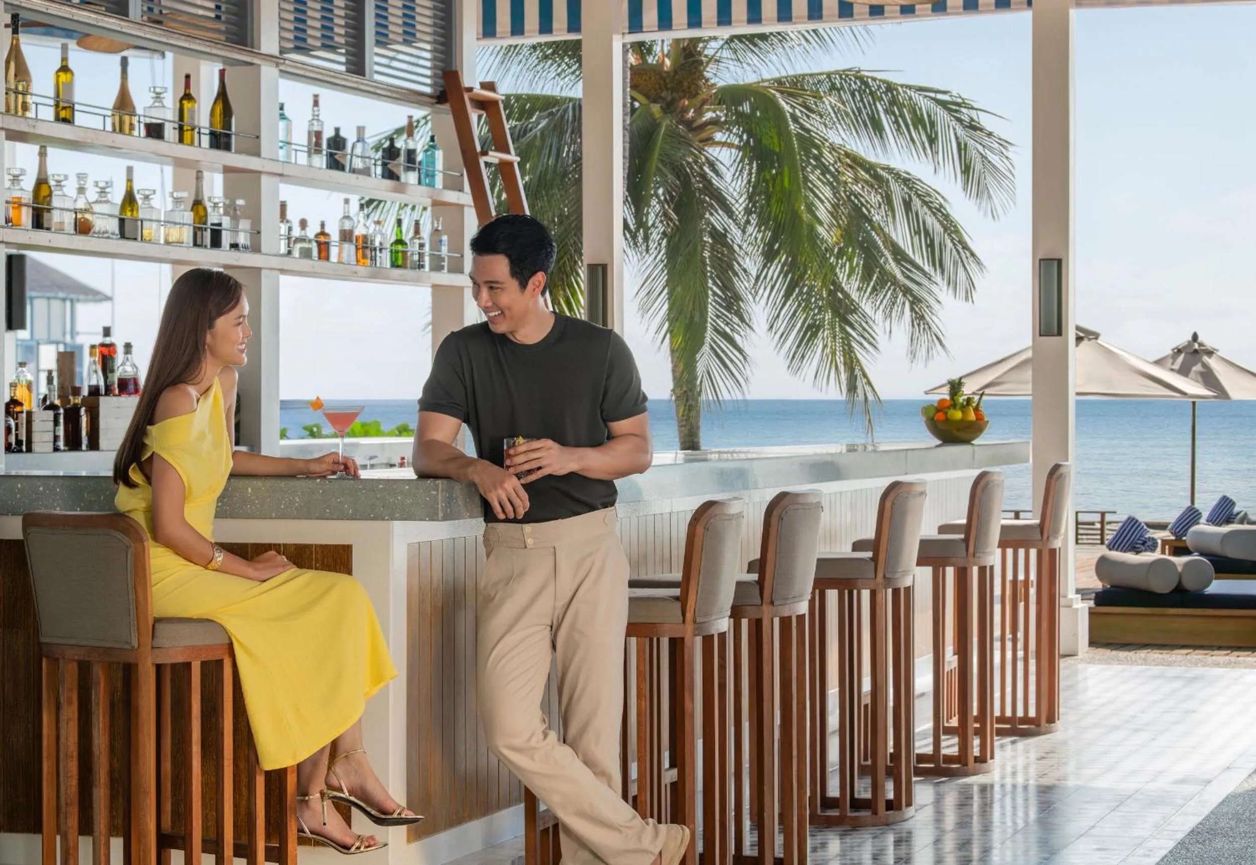 Lounge or bar in The Halcyon Private Isles Maldives, Autograph Collection