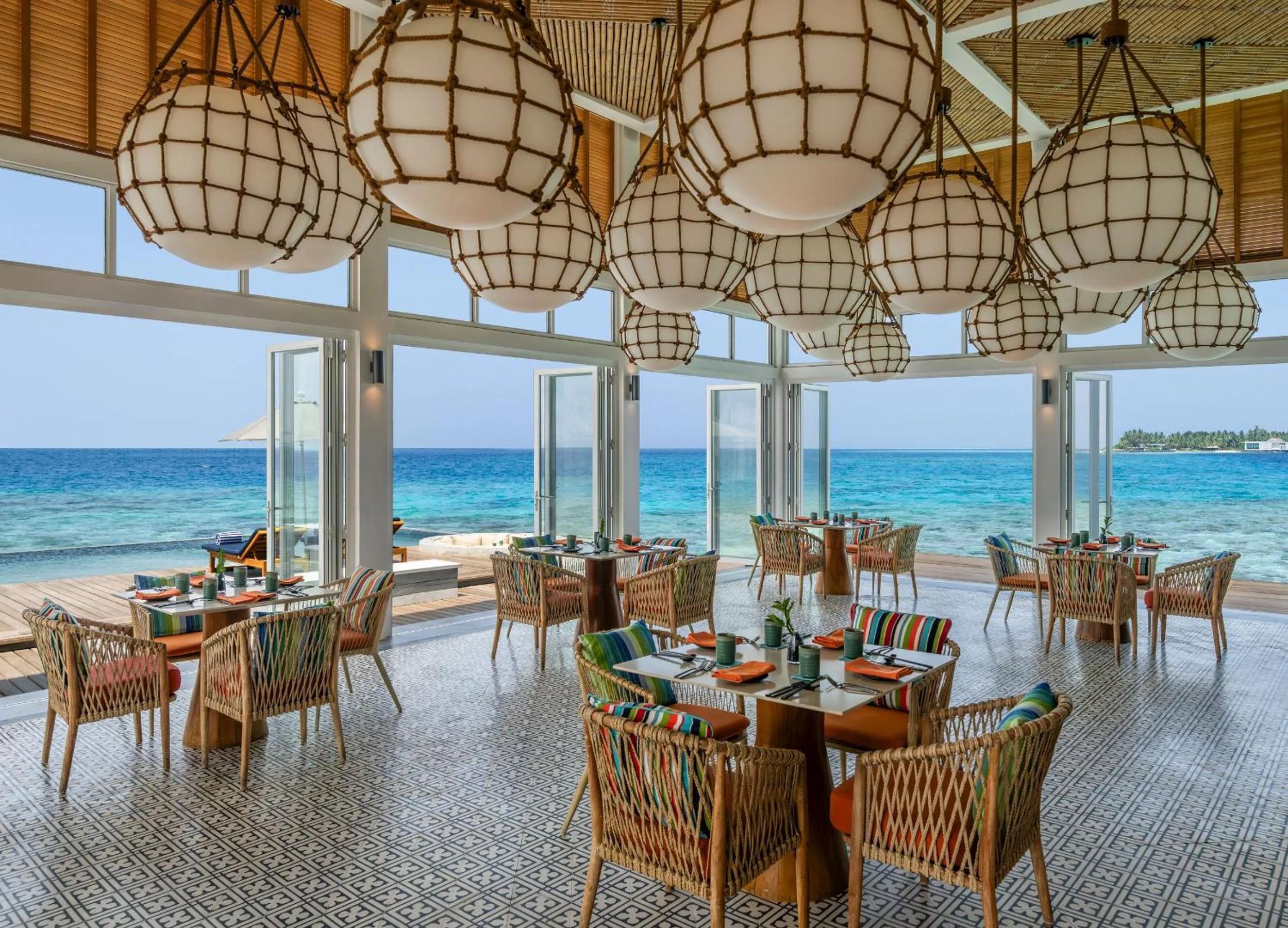Restaurant/places to eat in The Halcyon Private Isles Maldives, Autograph Collection