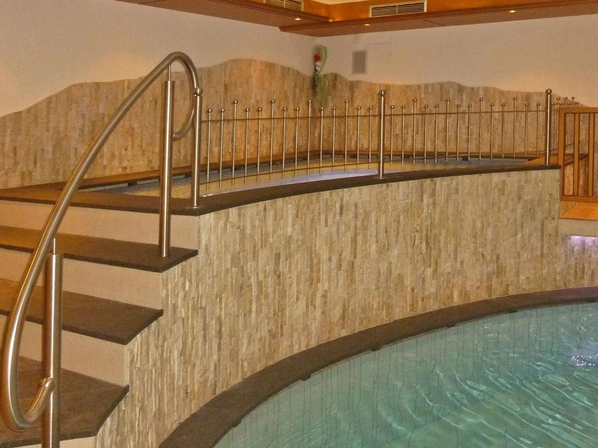 Hot Tub in Hotel Gisserhof - Dolomea Hotel