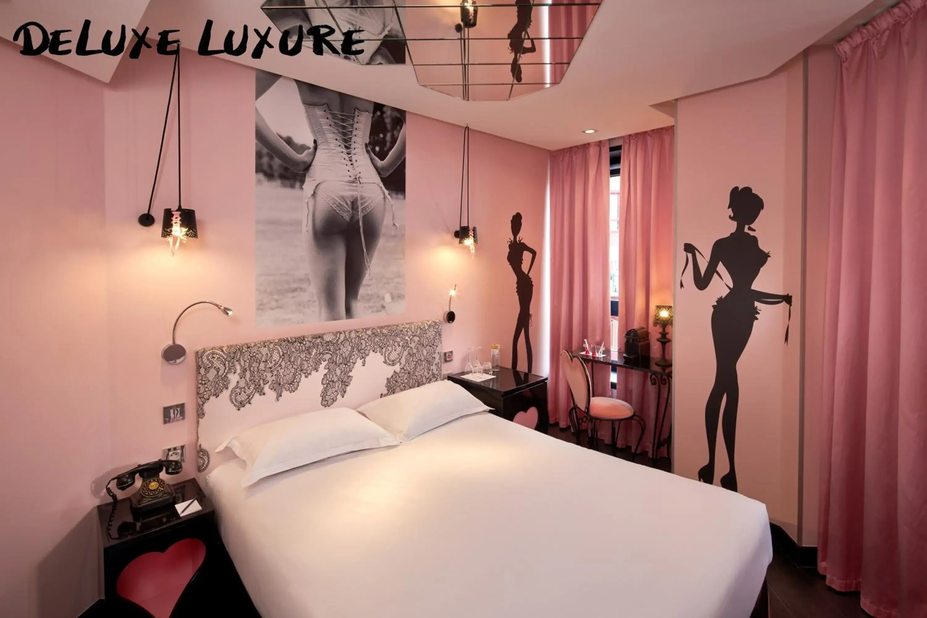 Bed in Hôtel Vice Versa Bed in Hôtel Vice Versa