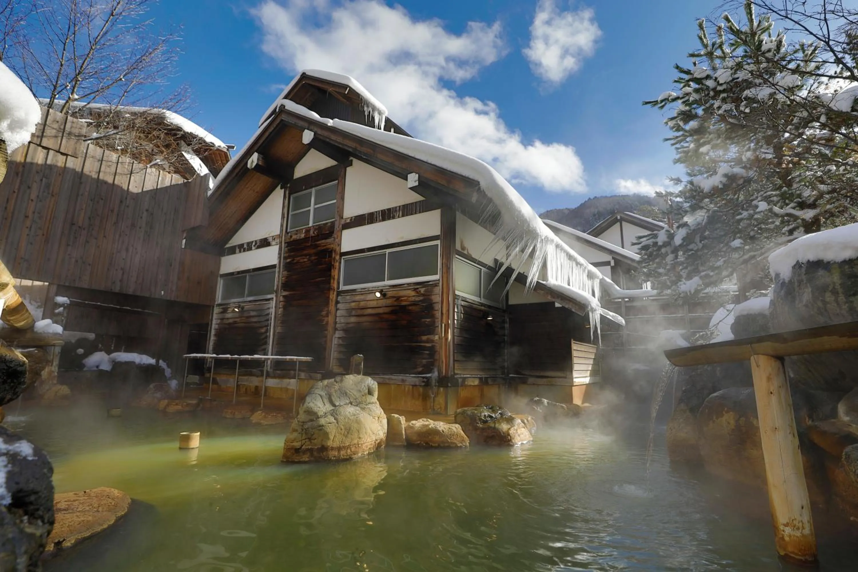 Public Bath in Hirayukan