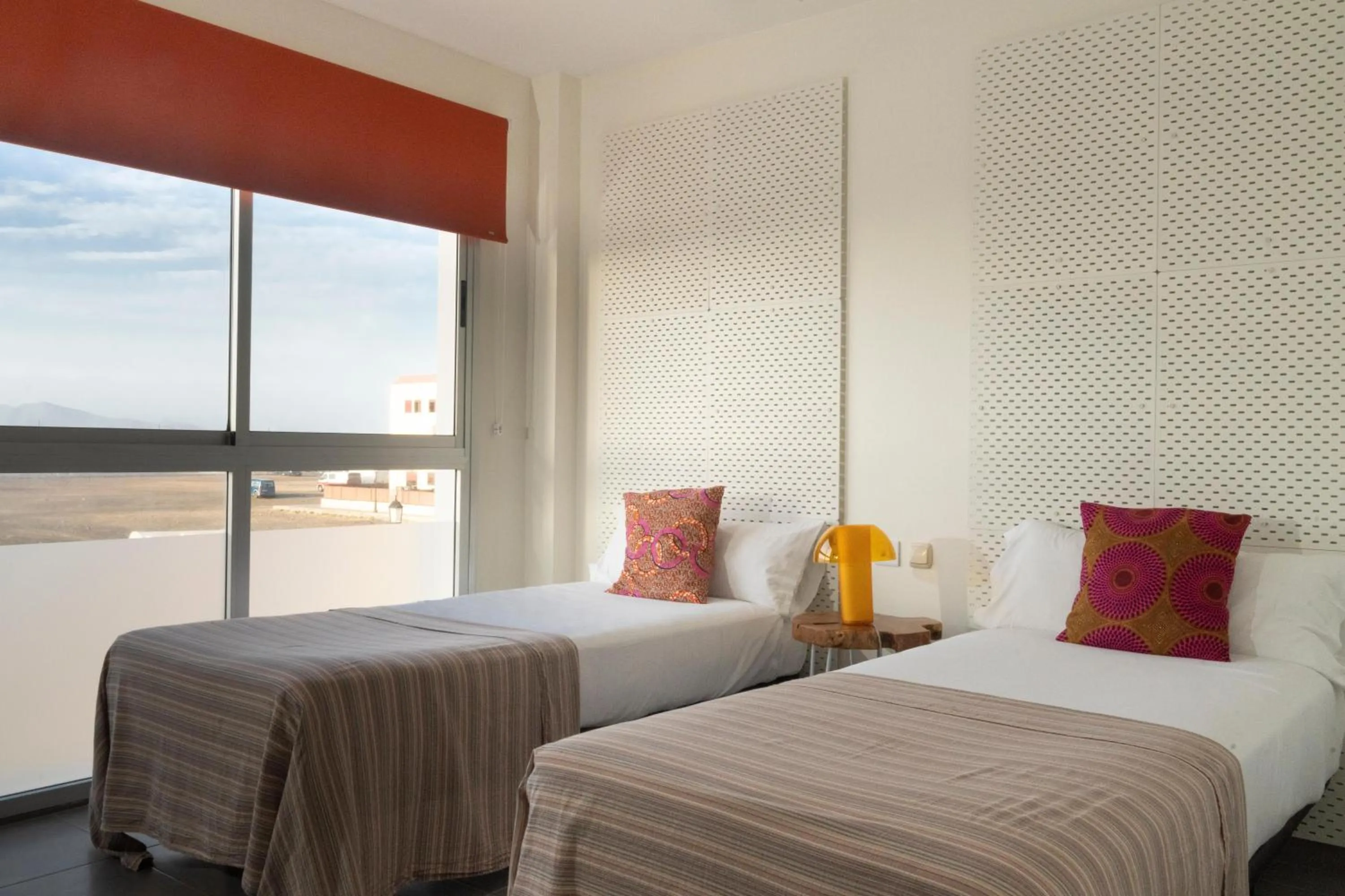 Photo of the whole room, Bed in Buendía Corralejo Nohotel