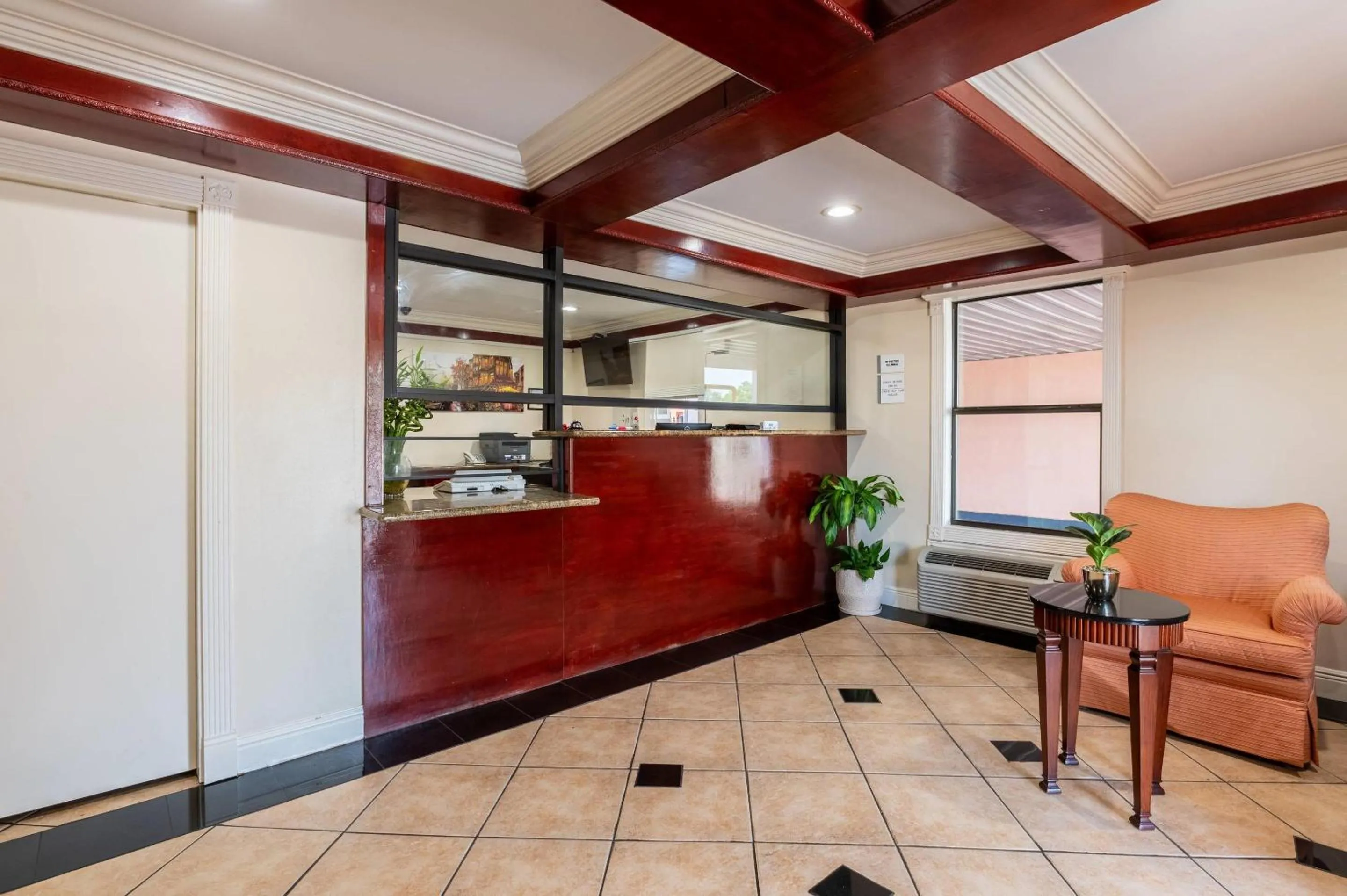 Lobby or reception in Rodeway Inn & Suites New Orleans East