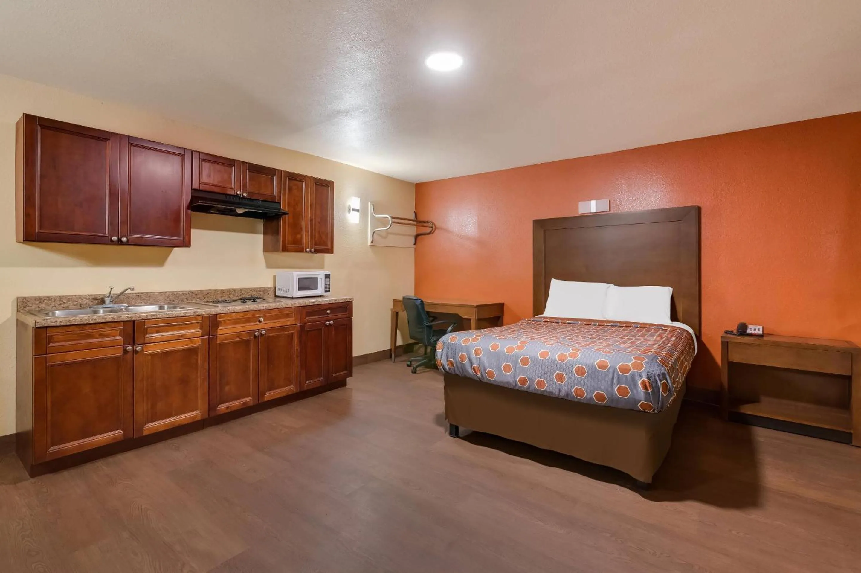 Bedroom in Rodeway Inn & Suites New Orleans East
