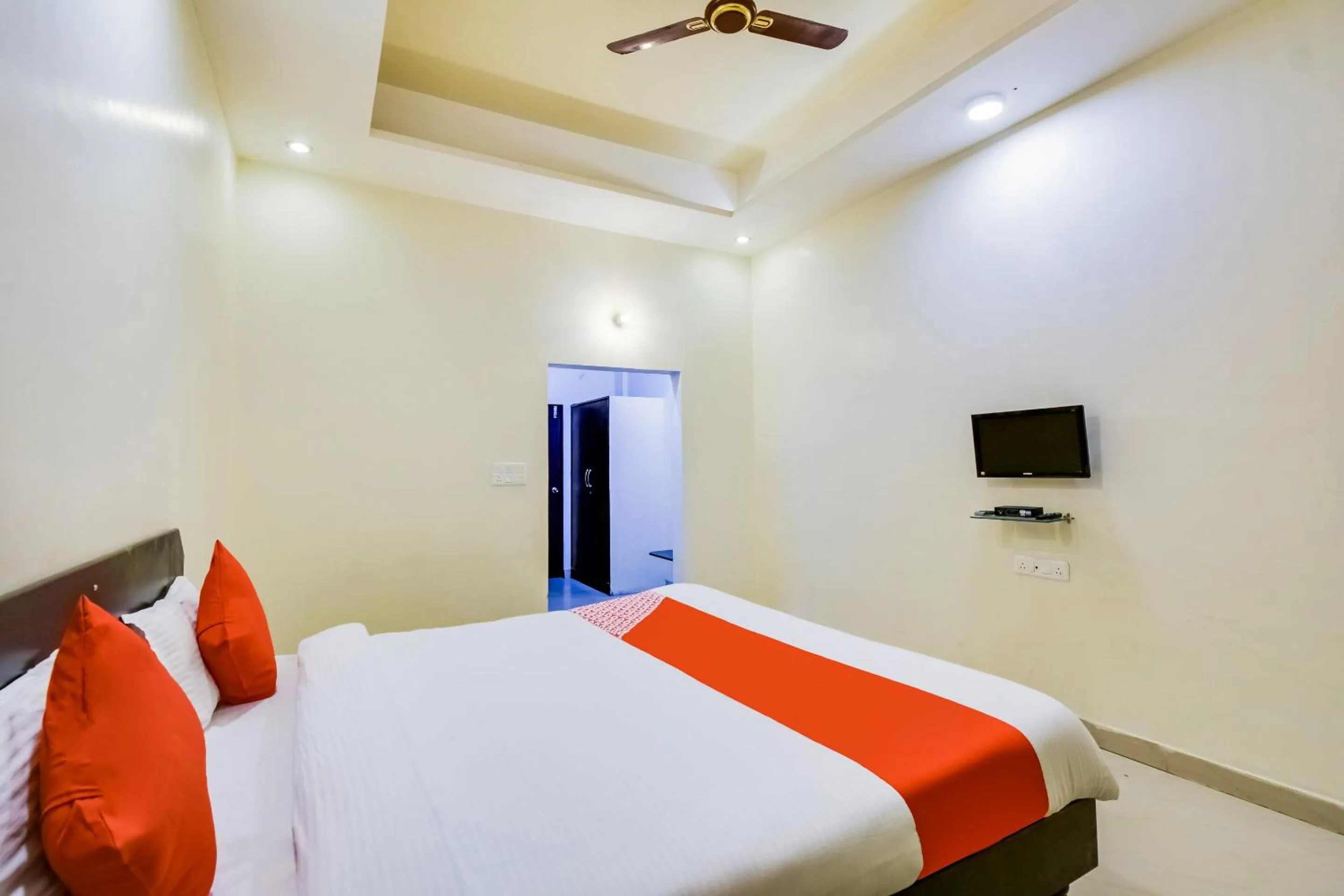 Bedroom in Hotel O The Thar Mid Way Hotel And Restaurant