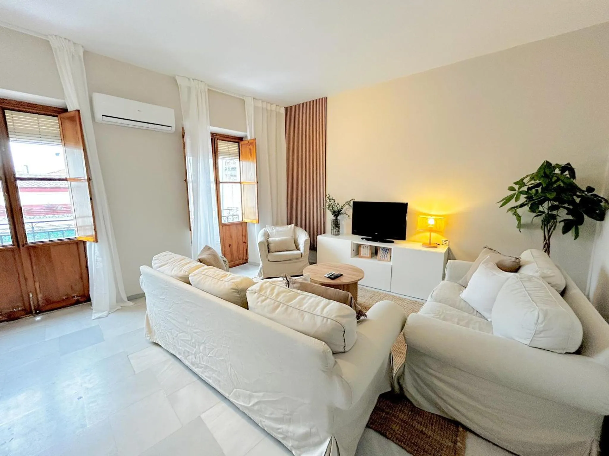 TV and multimedia in La Casa de Carmen